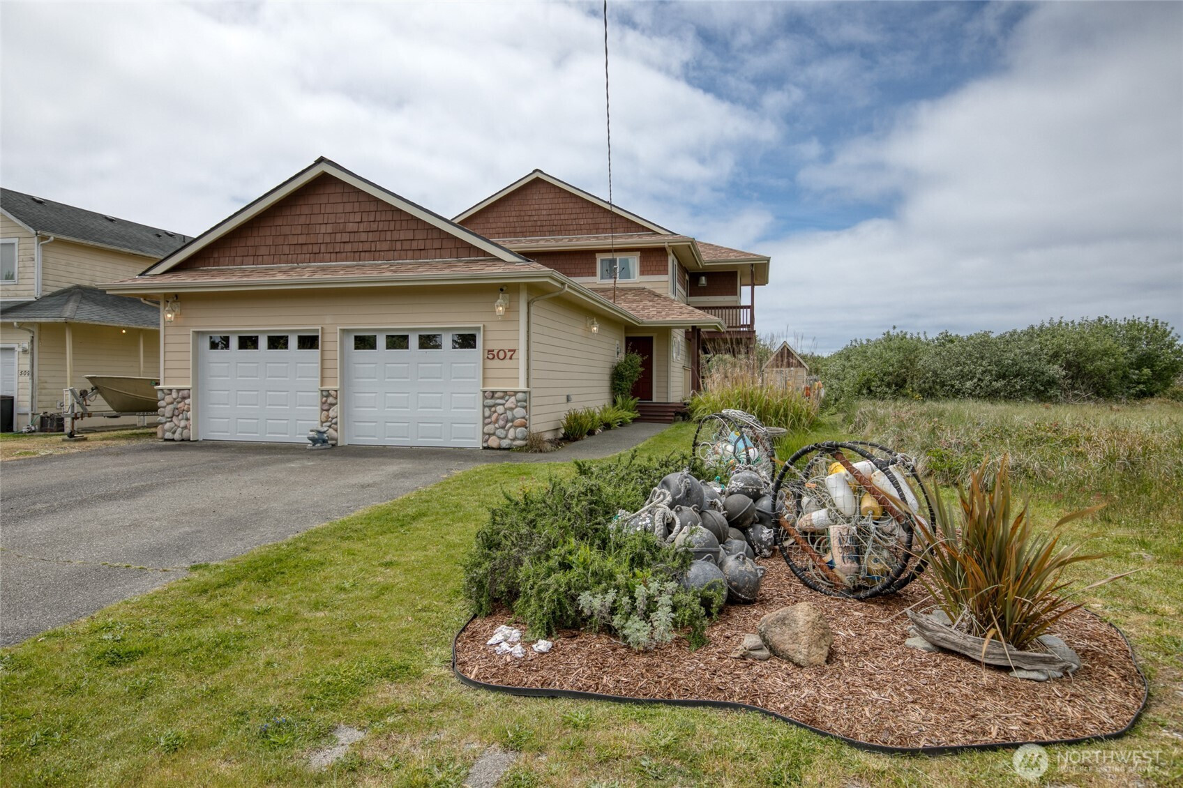 507 Sand Dune Avenue SW, Ocean Shores, WA 98569