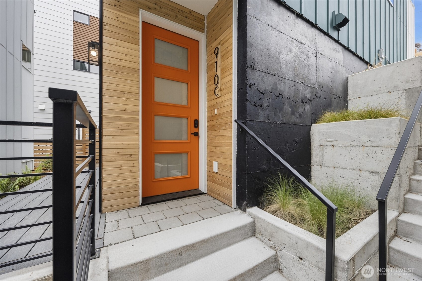 910 15th Avenue, Seattle, WA 98122