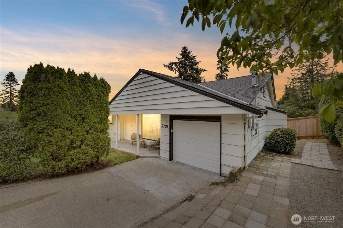 2701 NE 110th Street, Seattle, WA 98125
