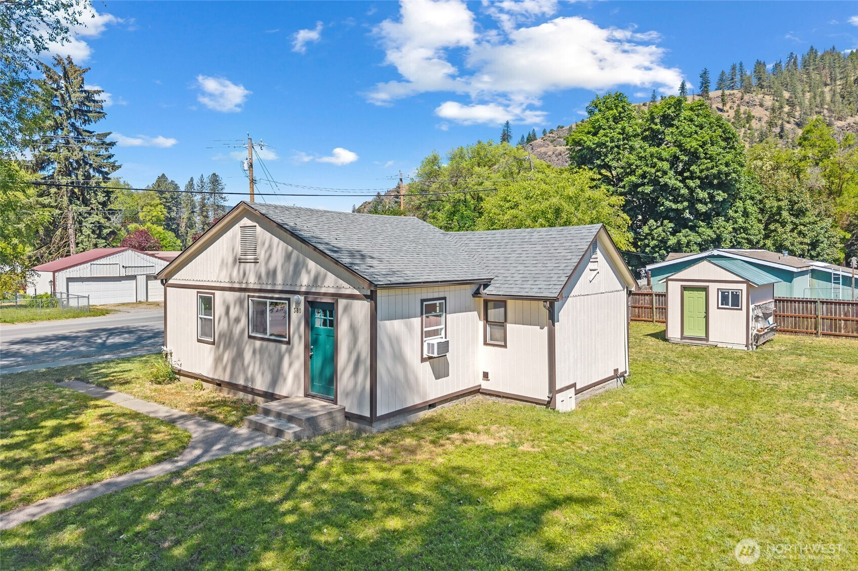 380 W 5th Avenue, Kettle Falls, WA 99141