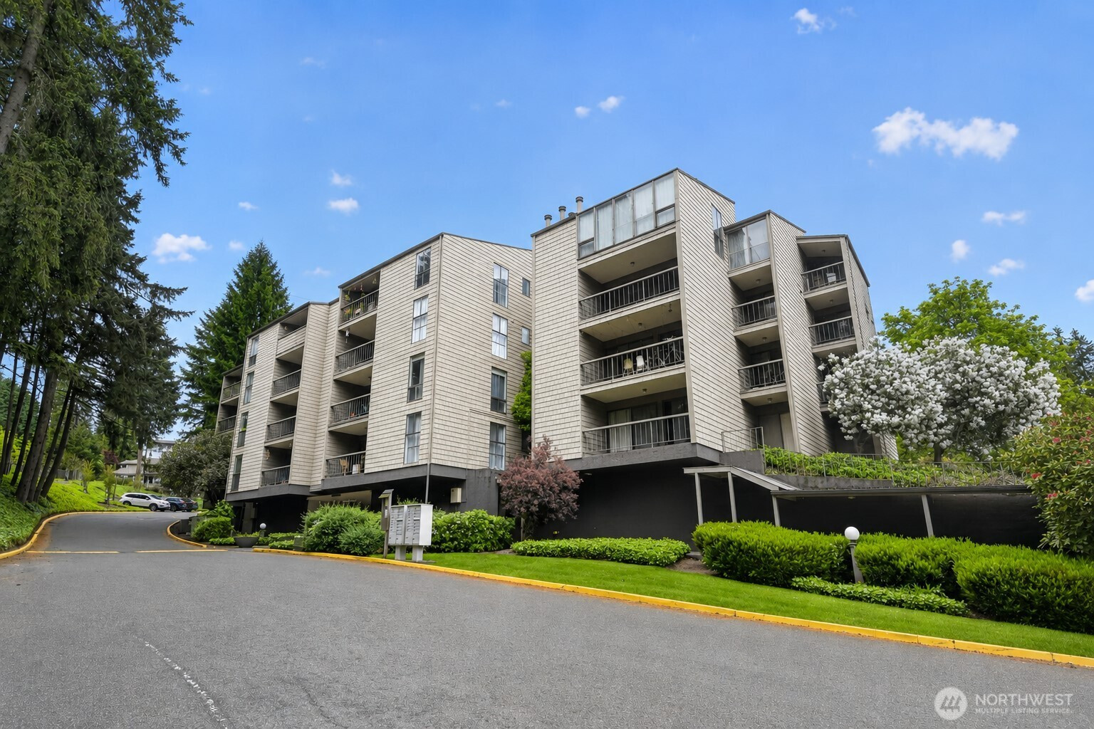 13680 NE 69th Street, Redmond, WA 98052