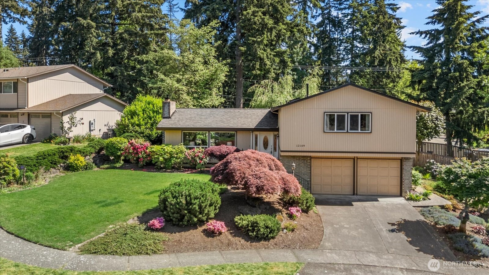 12109 SE 68th Place, Bellevue, WA 98006