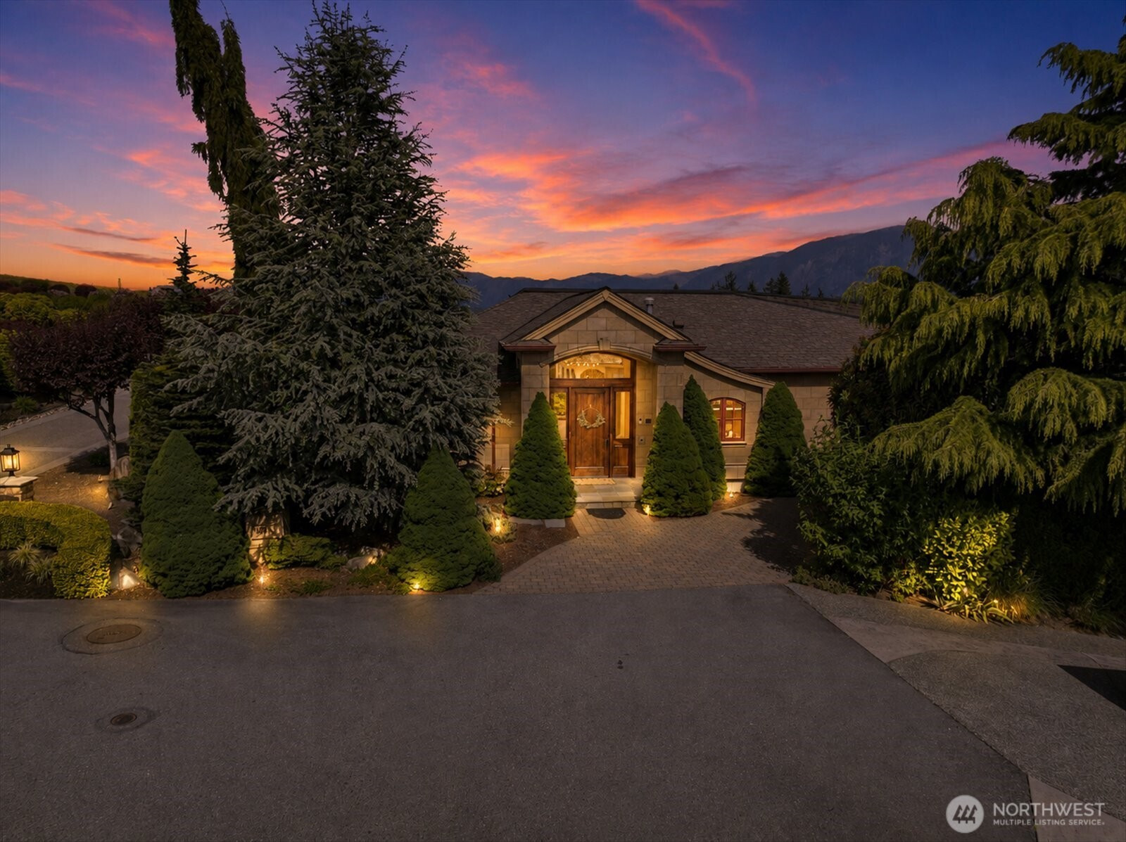 36315 SE Saint Andrews Lane, Snoqualmie, WA 98065