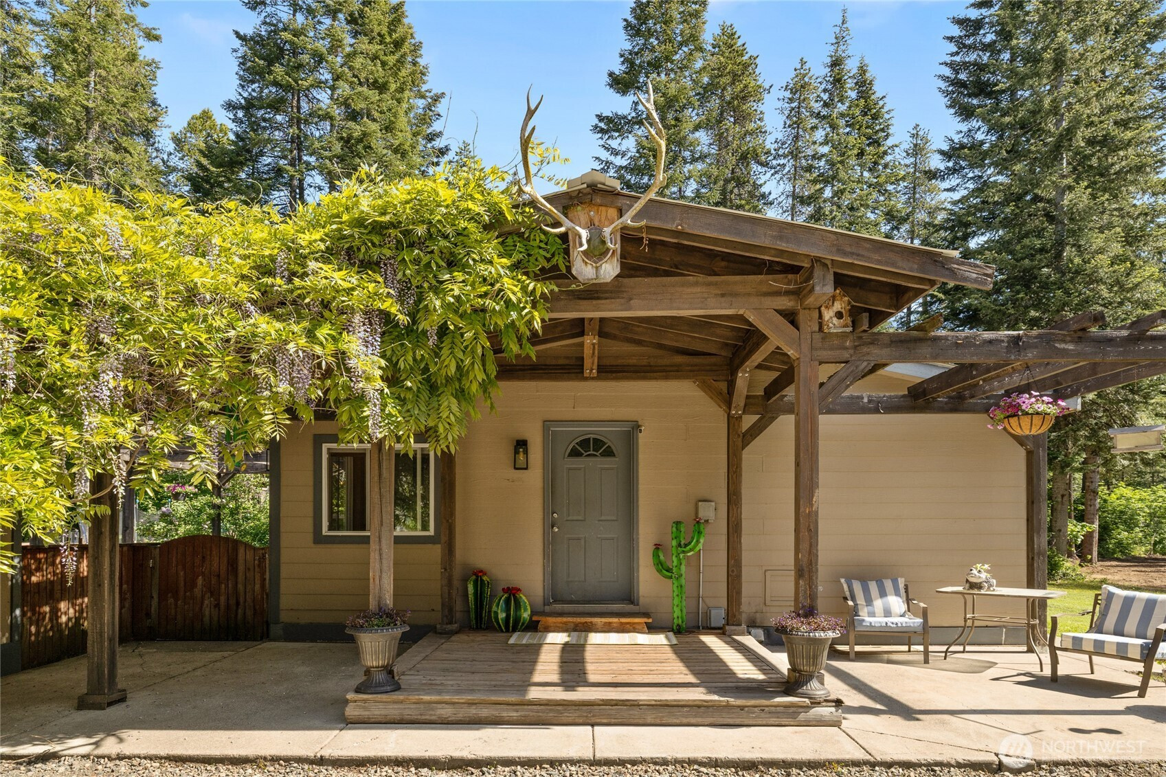 540 Hawthorn Lane, Easton, WA 98925