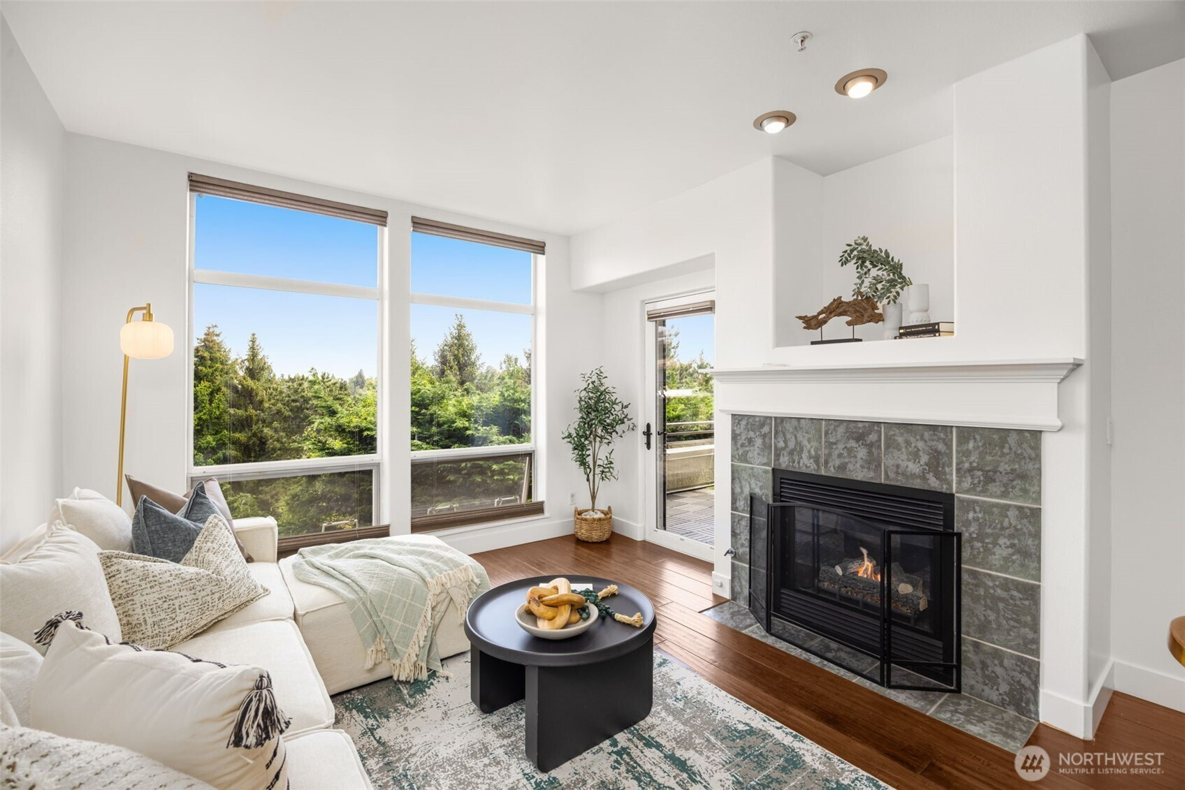 3221 SW Avalon Way, Seattle, WA 98126