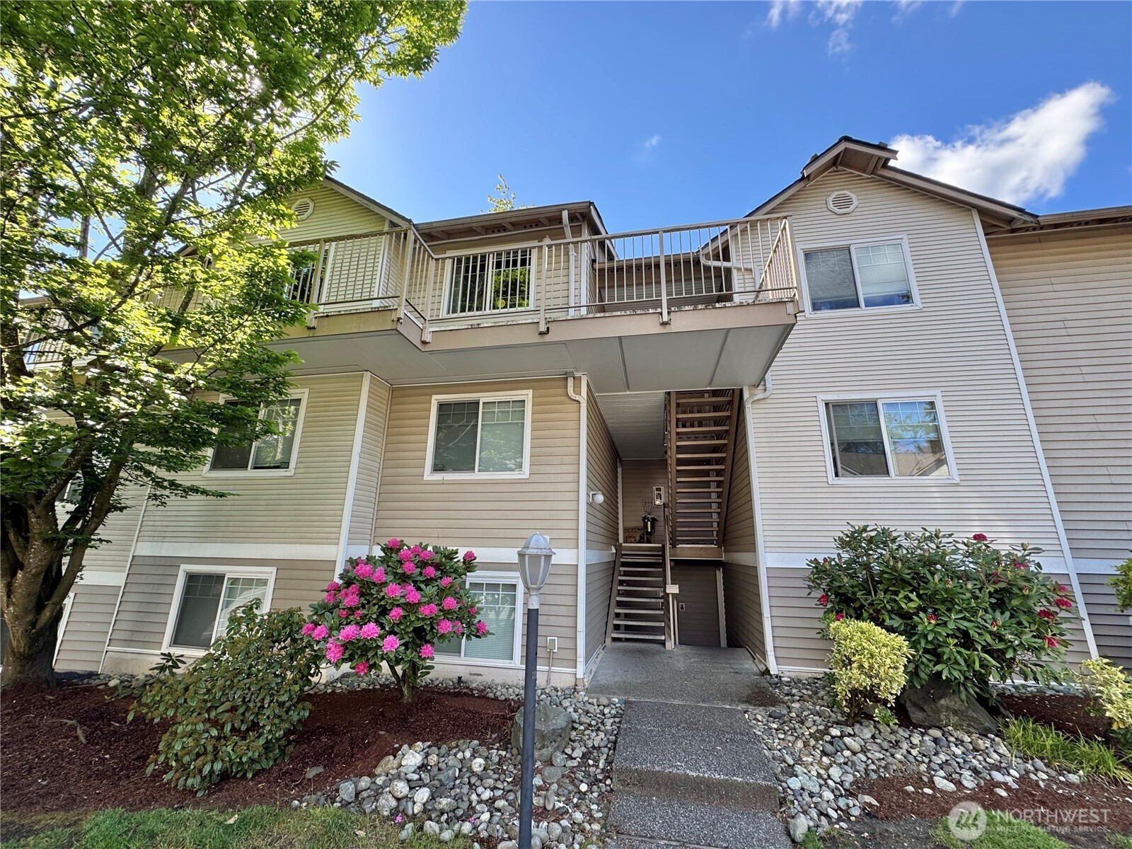 11527 HWY99, Everett, WA 98204