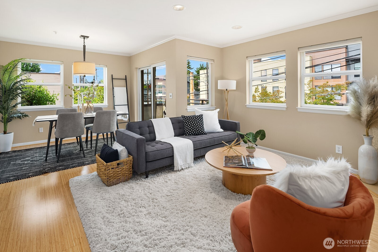 1417 Queen Anne Avenue N, Seattle, WA 98109