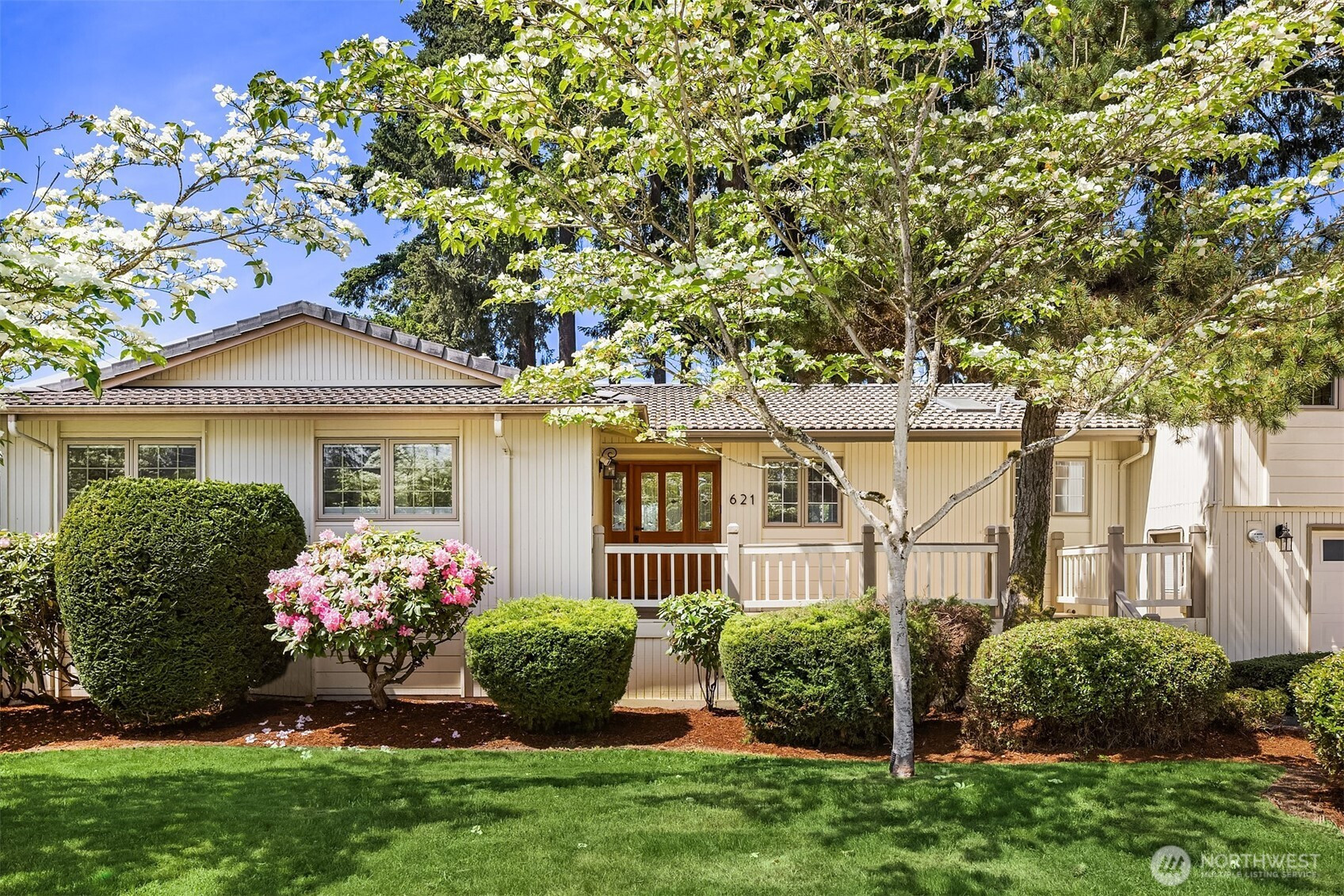 621 128th Avenue SE, Bellevue, WA 98005