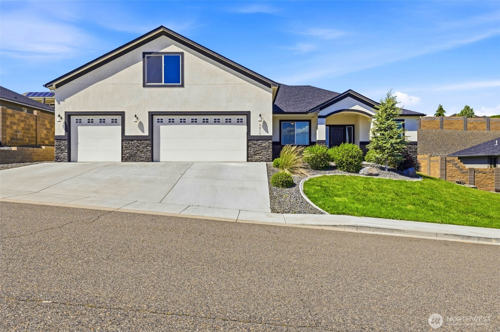 5013 Meadow View Drive, Pasco, WA 99301