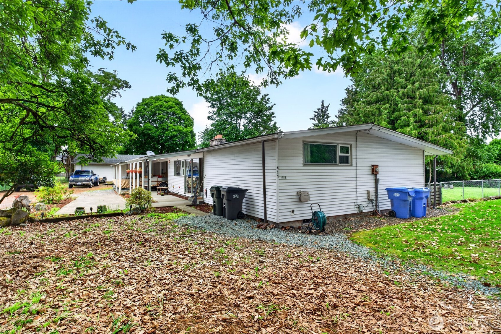 411 Tule Lake Rd S, Tacoma, WA 98444
