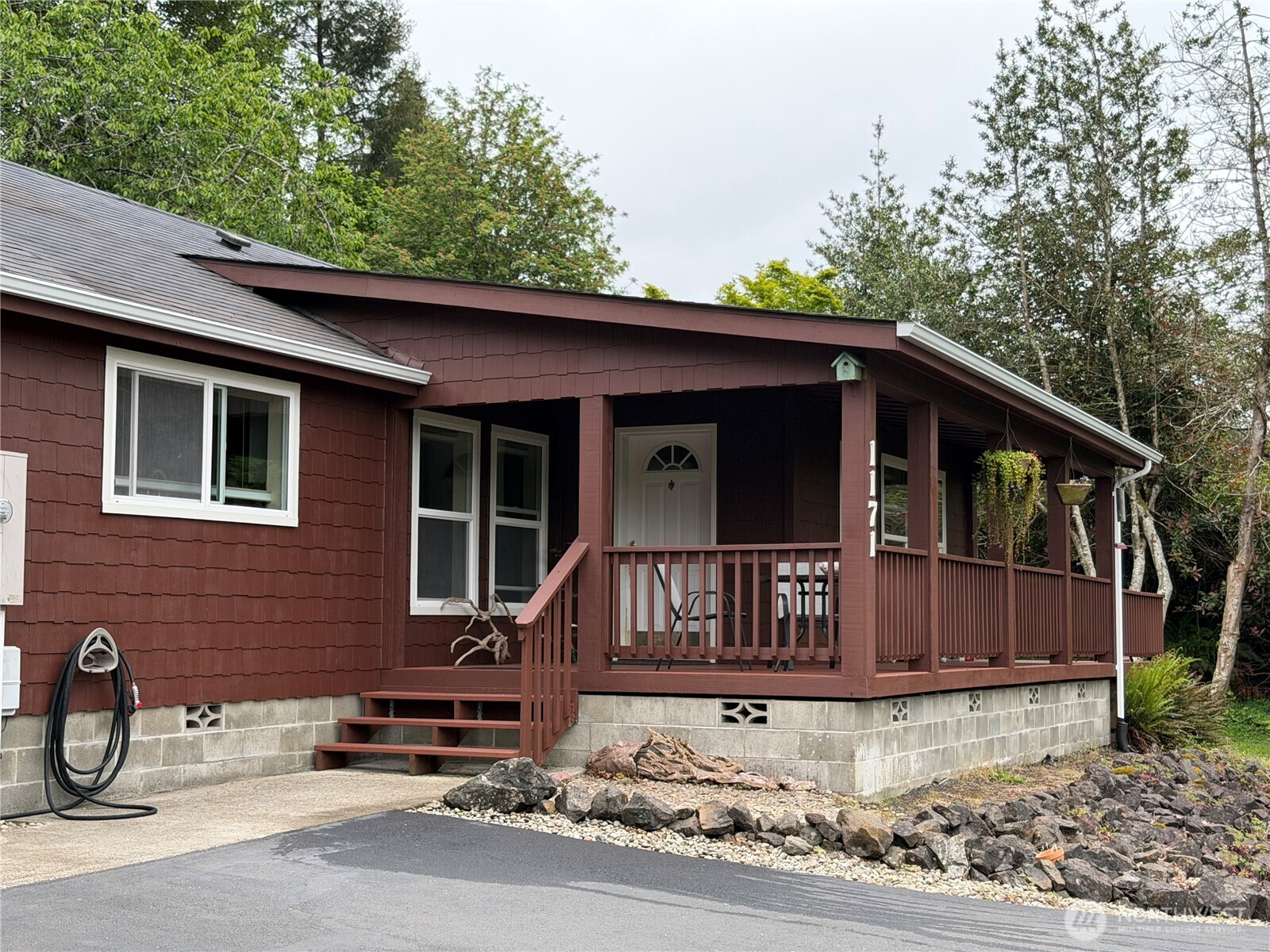 1171 Ray Hicks Street, Raymond, WA 98577