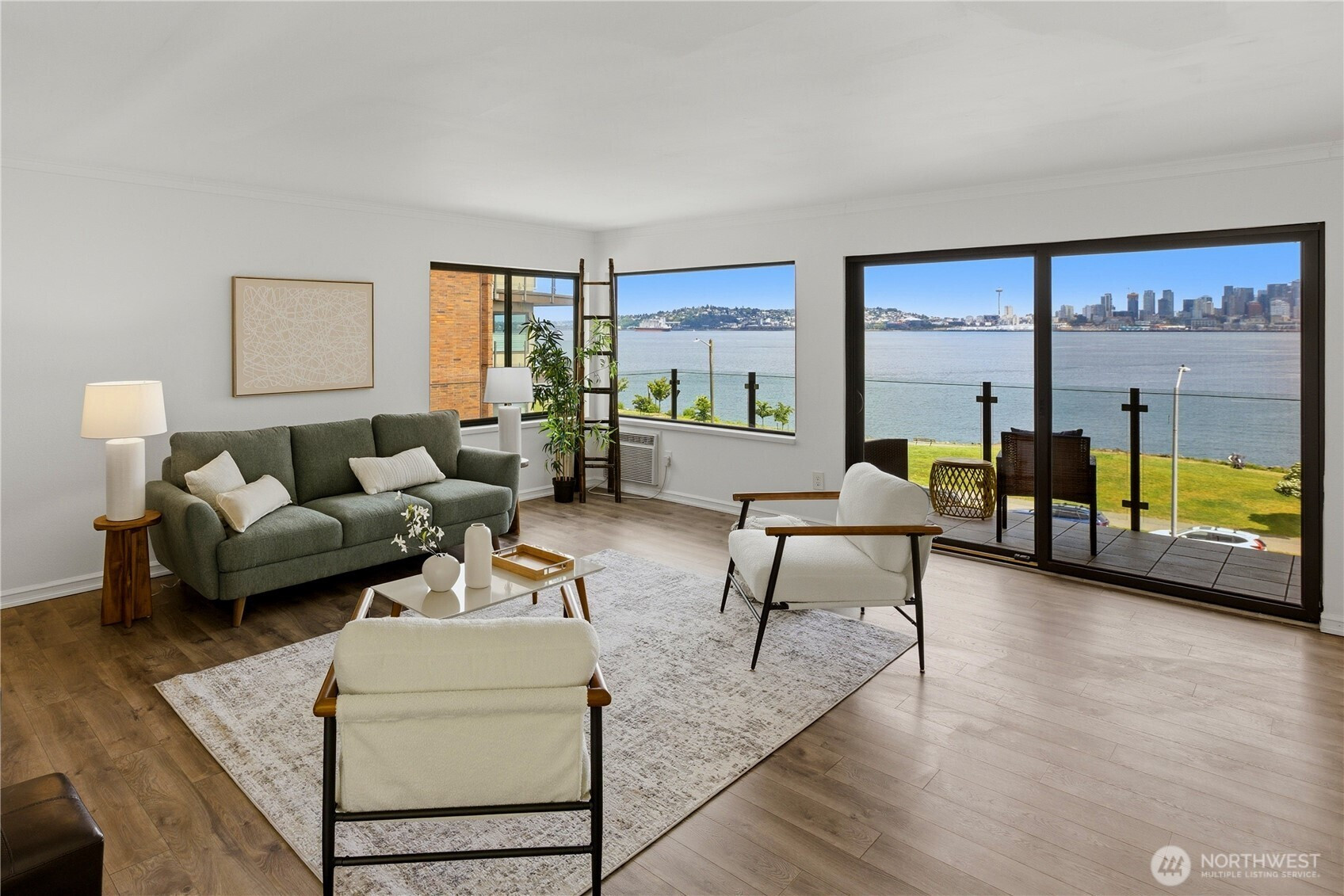 1737 Harbor Avenue, Seattle, WA 98126