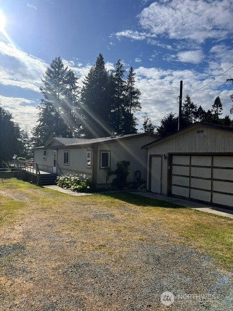 3688 Smugglers Cove Road, Greenbank, WA 98253
