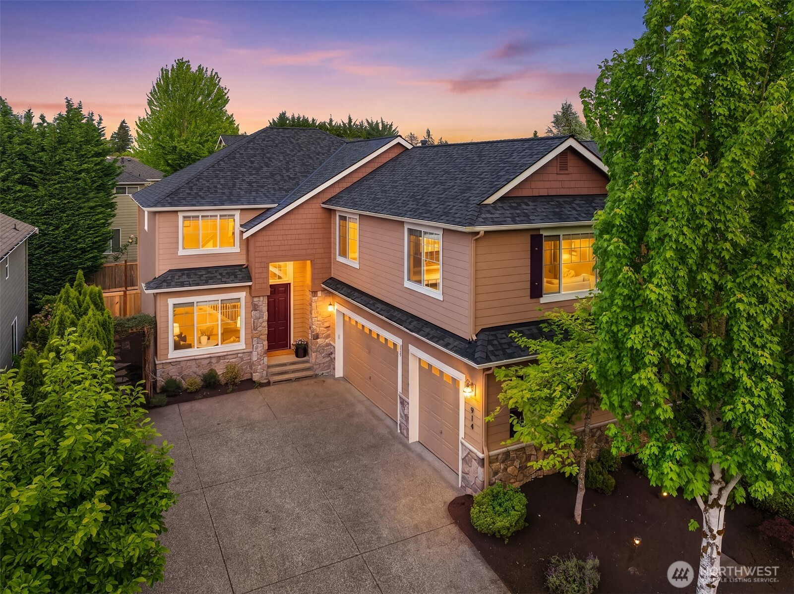 914 272nd Place SE, Sammamish, WA 98075