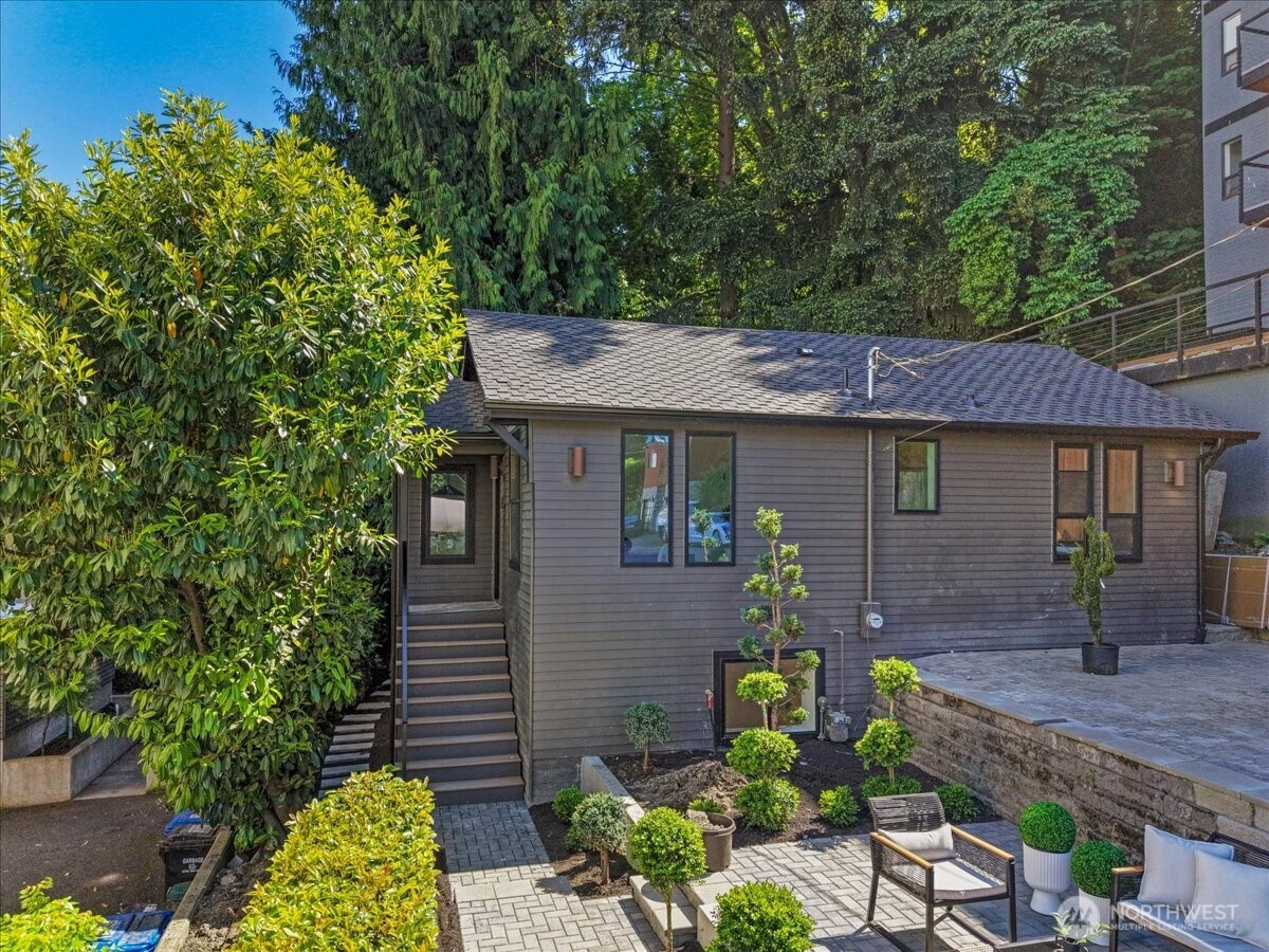 4011 SW Maryland Place, Seattle, WA 98116