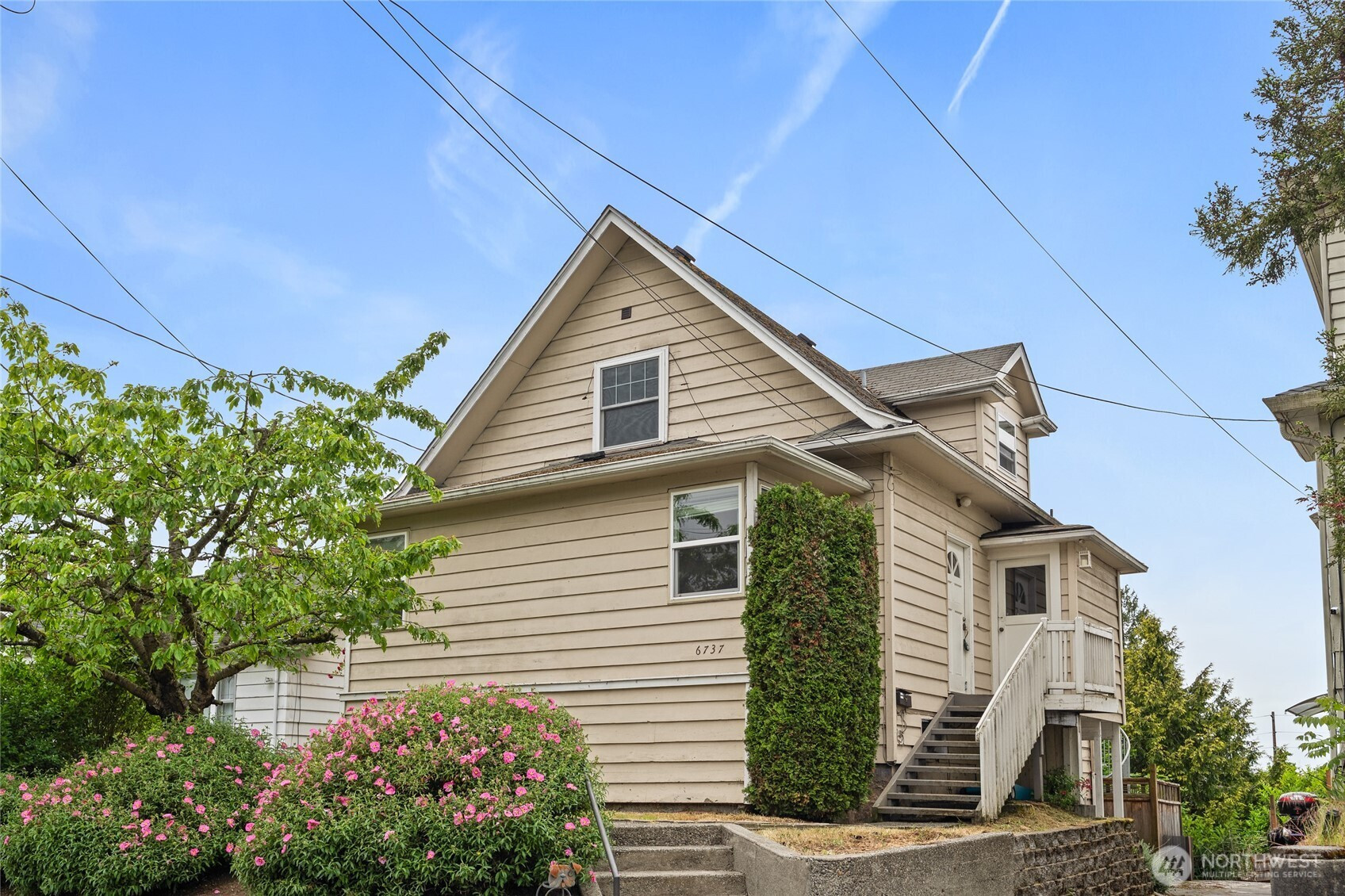 6737 Sycamore Avenue NW, Seattle, WA 98117