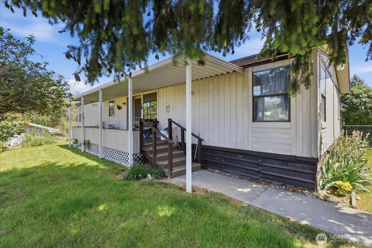 415 Sunny Drive, Electric City, WA 99123