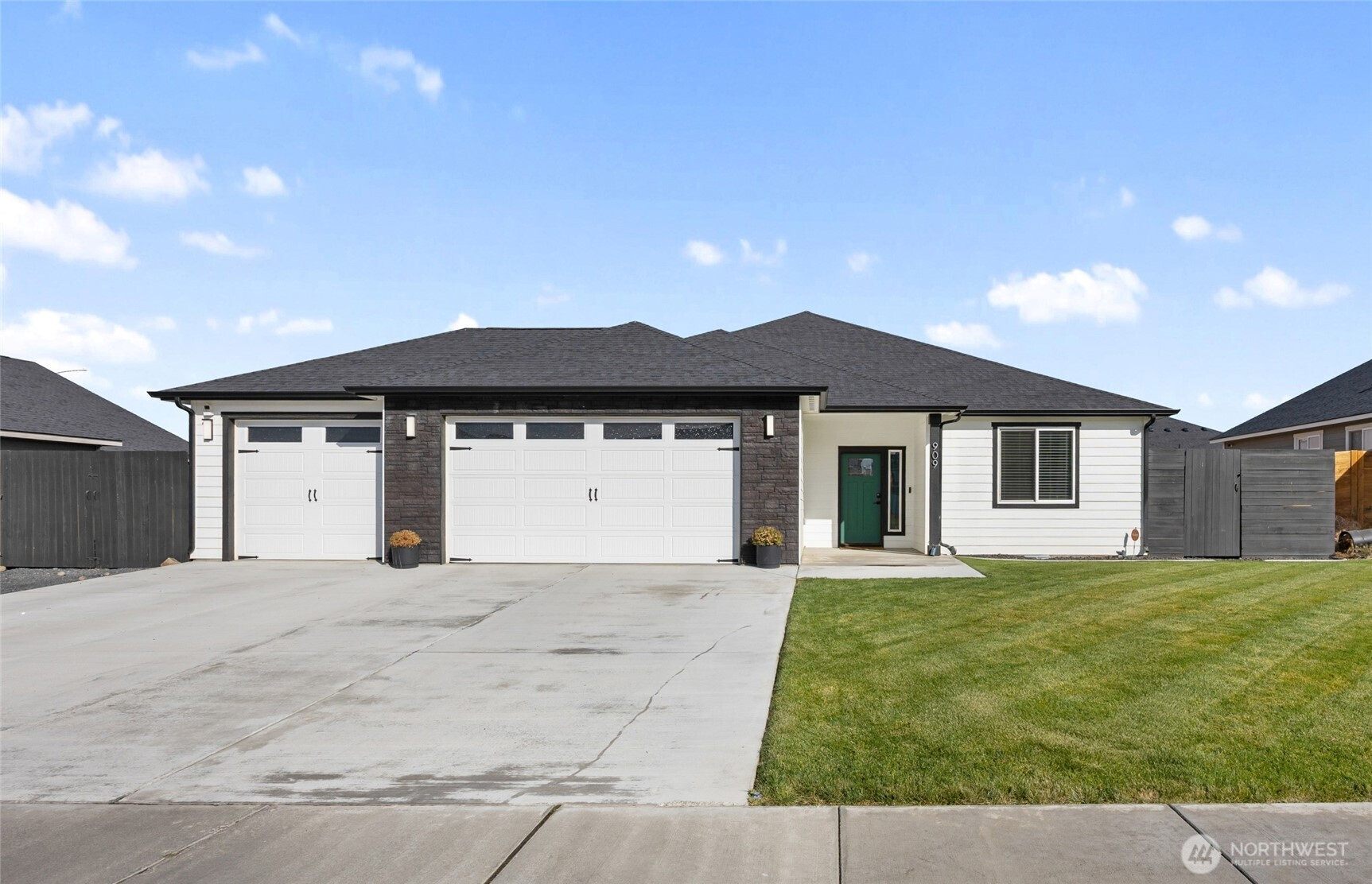 909 NE 5th Avenue, Ephrata, WA 98823