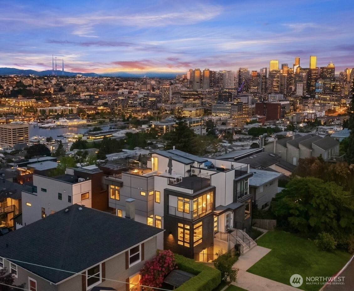 1516 Bigelow Avenue N, Seattle, WA 98109