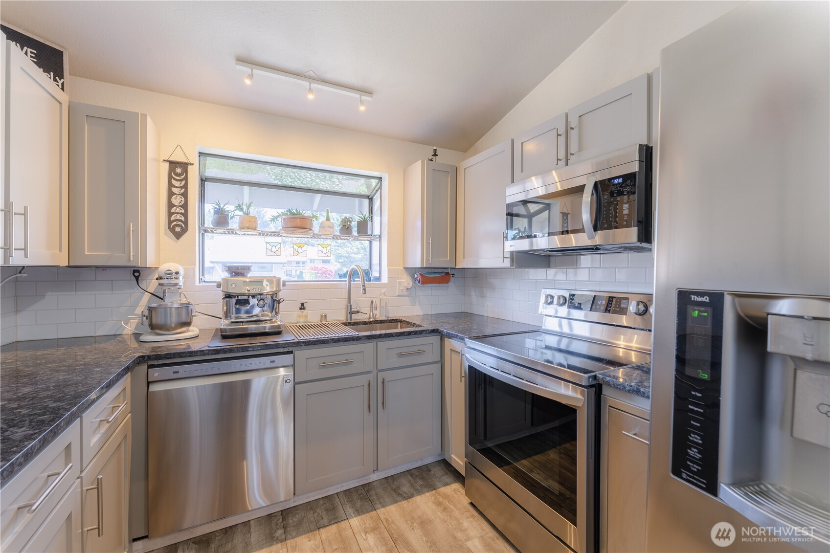 3435 Auburn Way S, Auburn, WA 98092