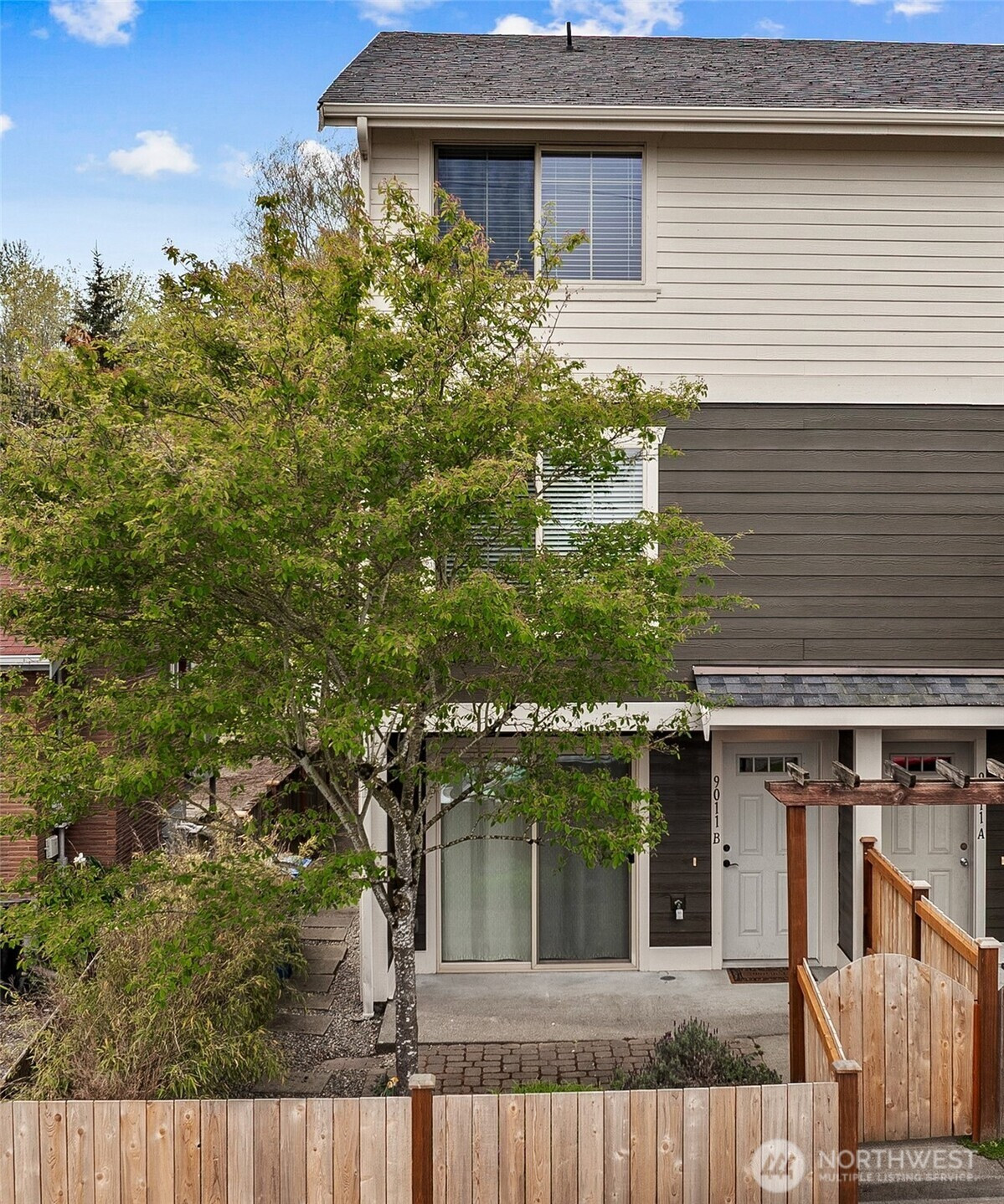 9011 46th Avenue S, Seattle, WA 98118