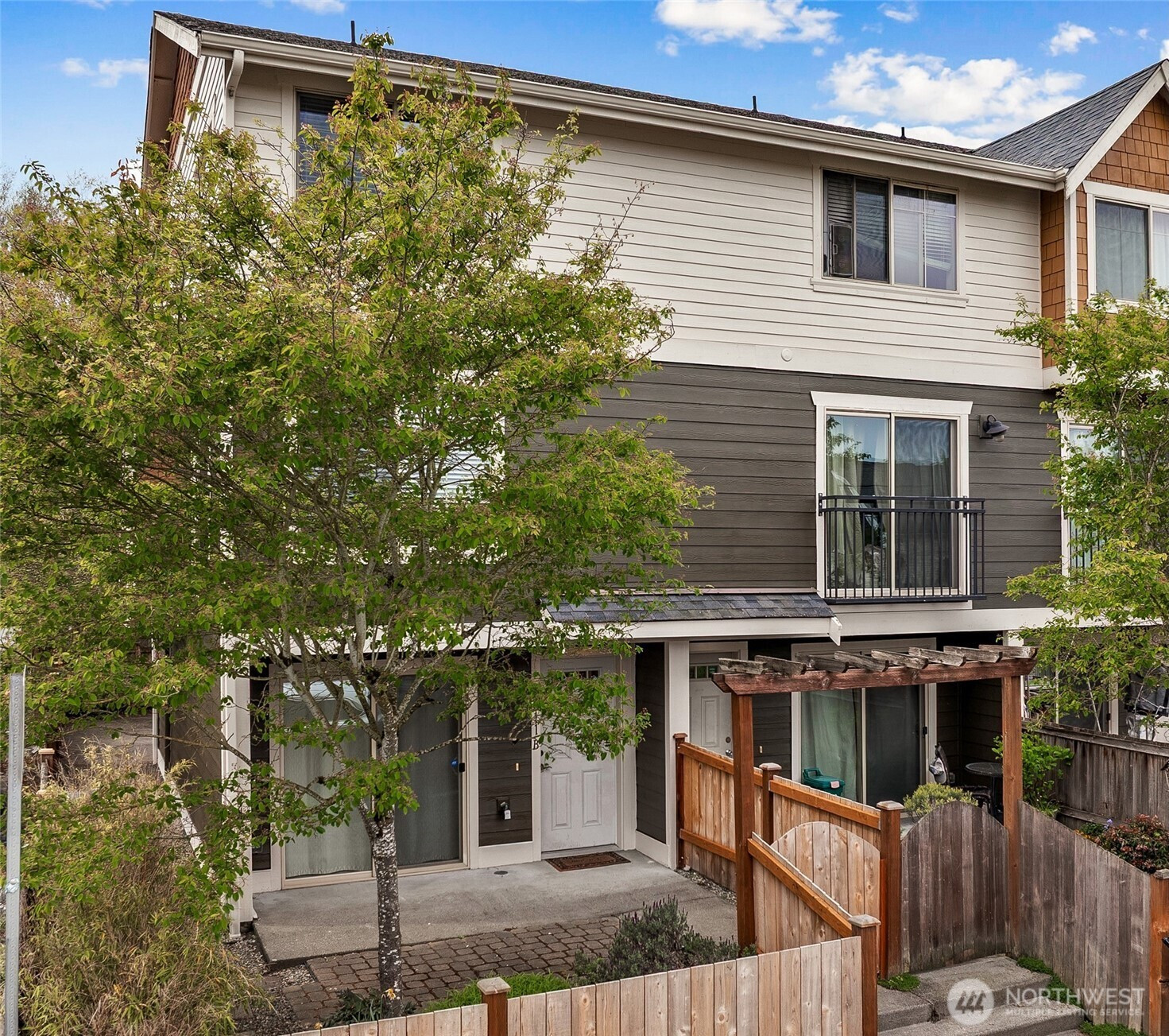 9011 46th Avenue S, Seattle, WA 98118