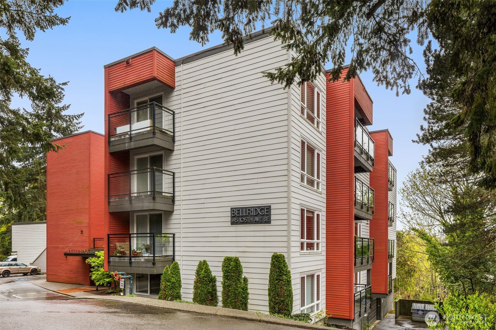 145 105th Avenue SE, Bellevue, WA 98004