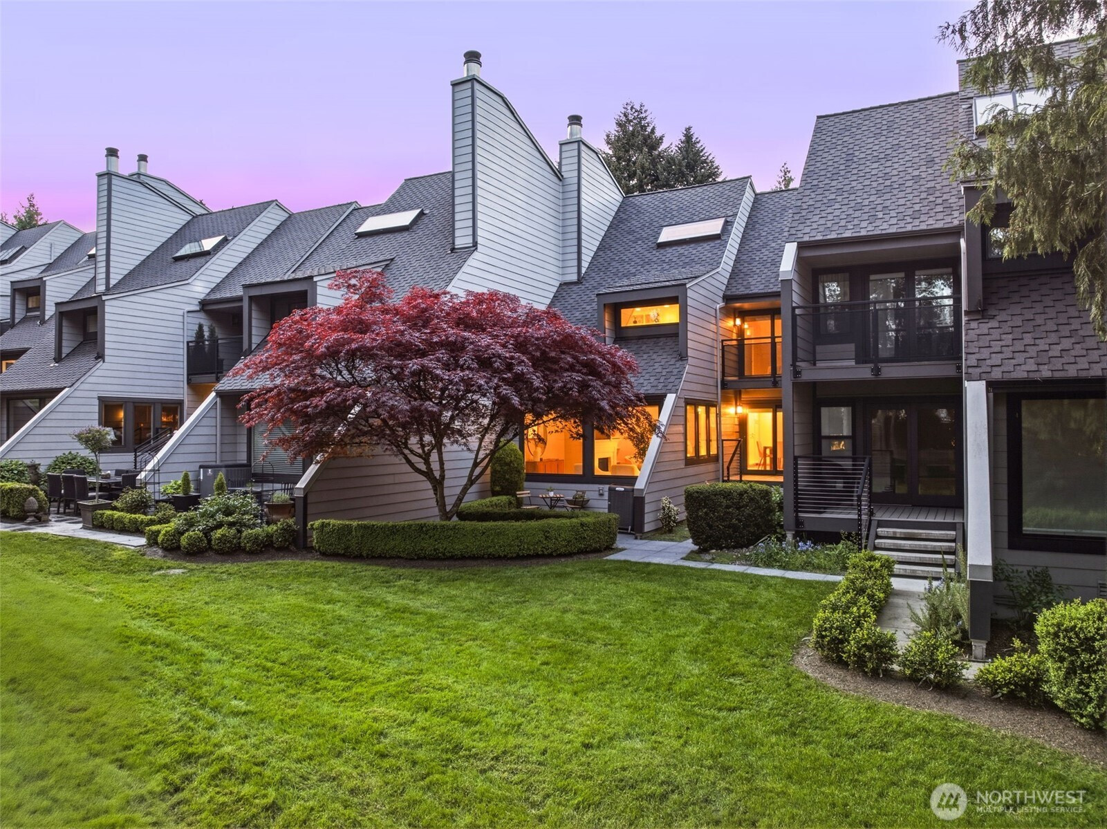 10327 NE 19th Place, Bellevue, WA 98004