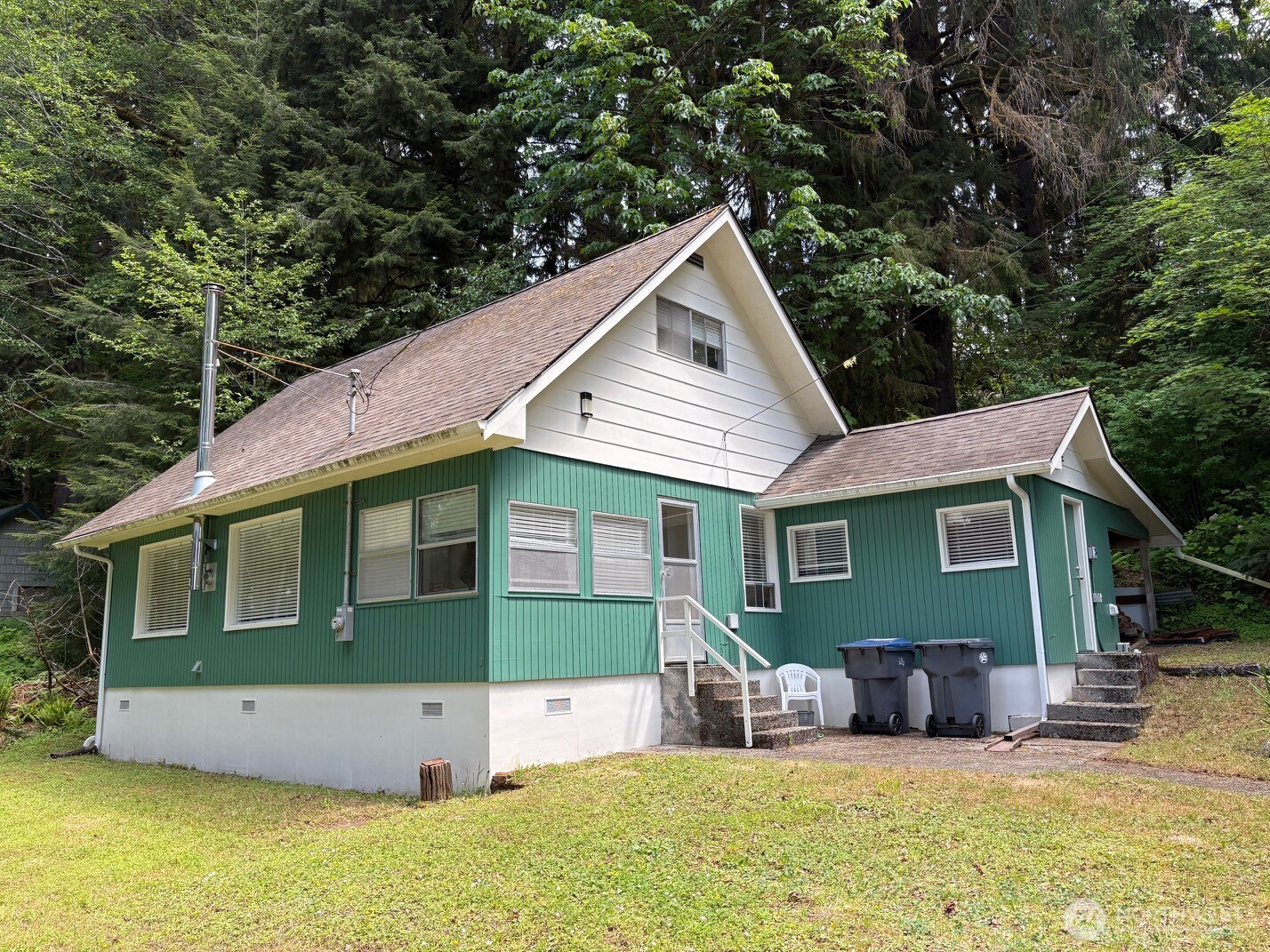 416 South Shore Road, Quinault, WA 98575