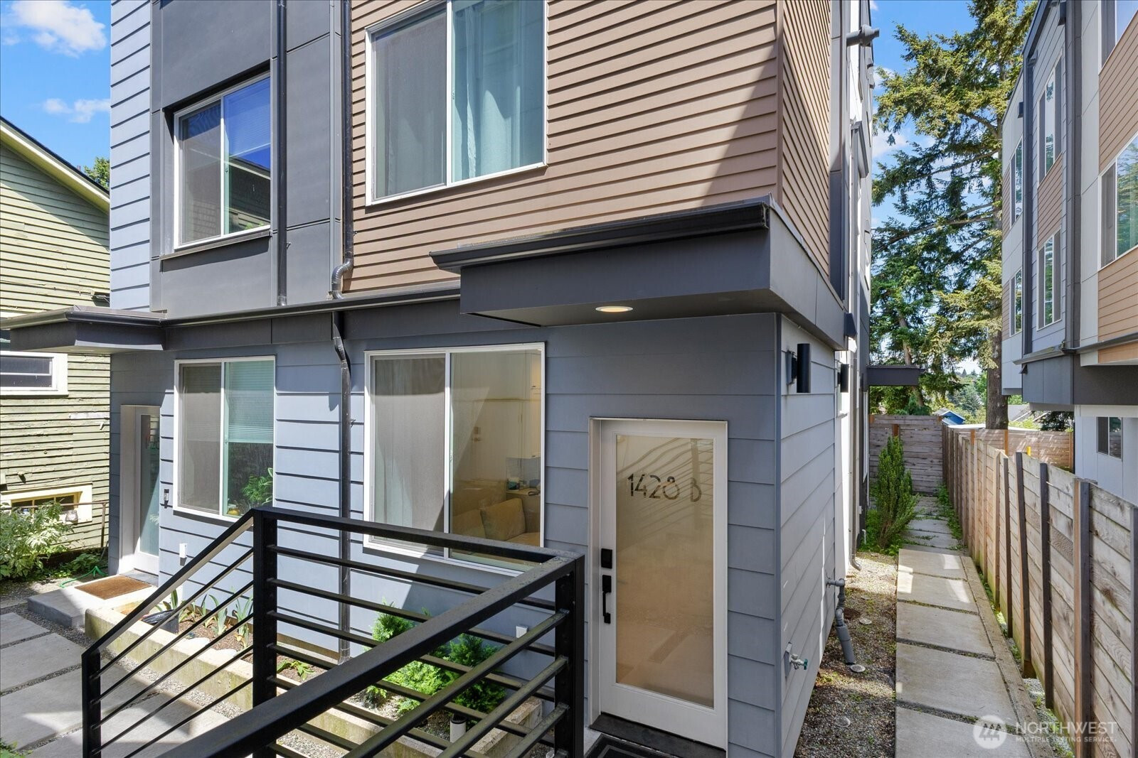 1428 24TH Avenue, Seattle, WA 98122