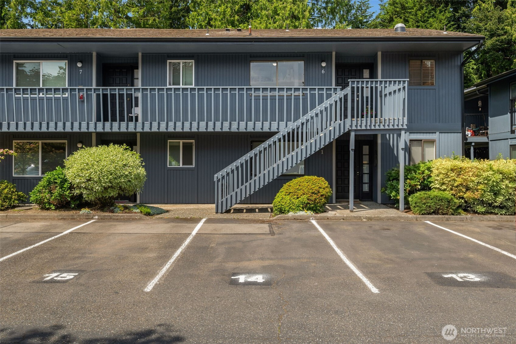 8017 196th Street SW, Edmonds, WA 98026