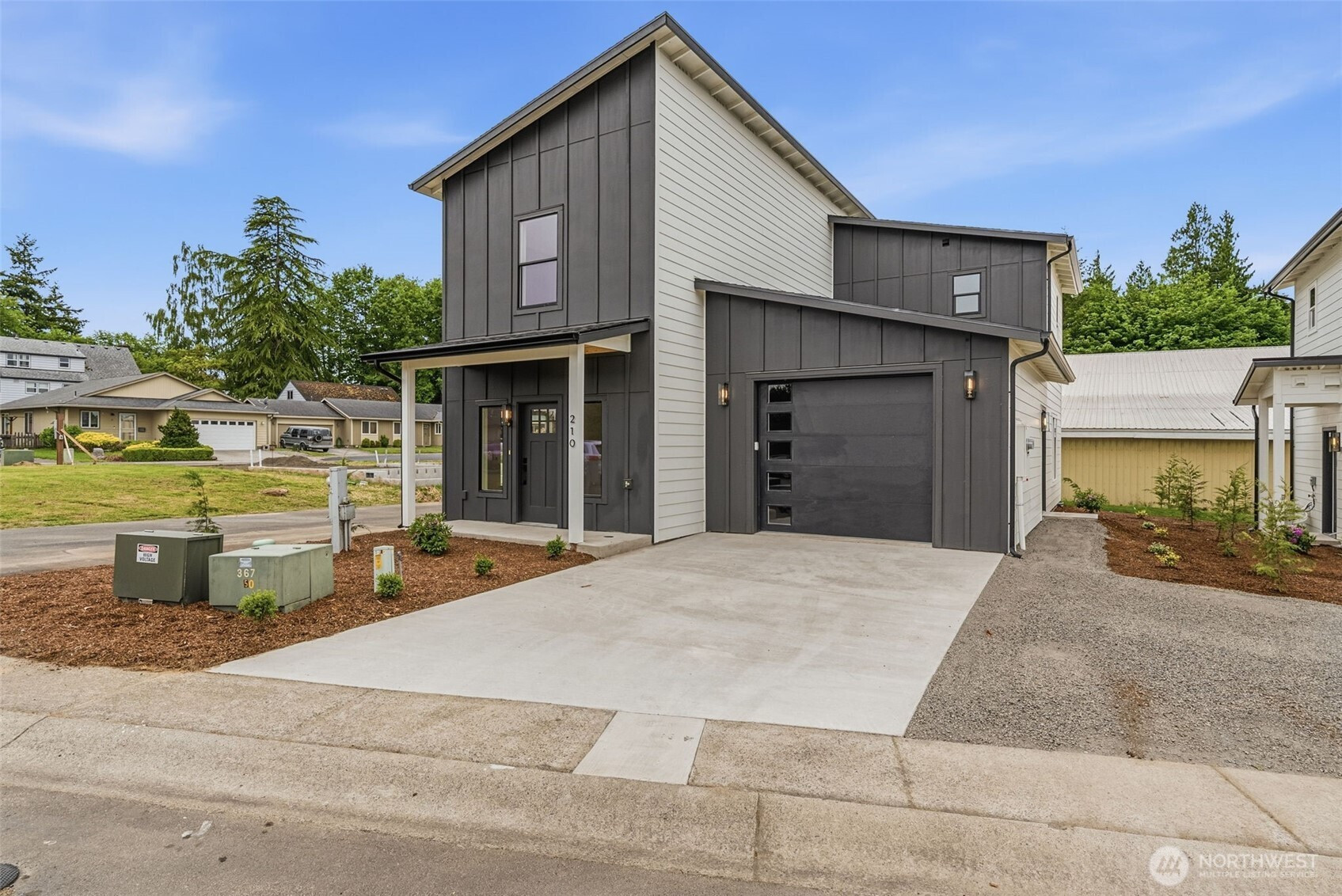210 Glengate Street, Cathlamet, WA 98612