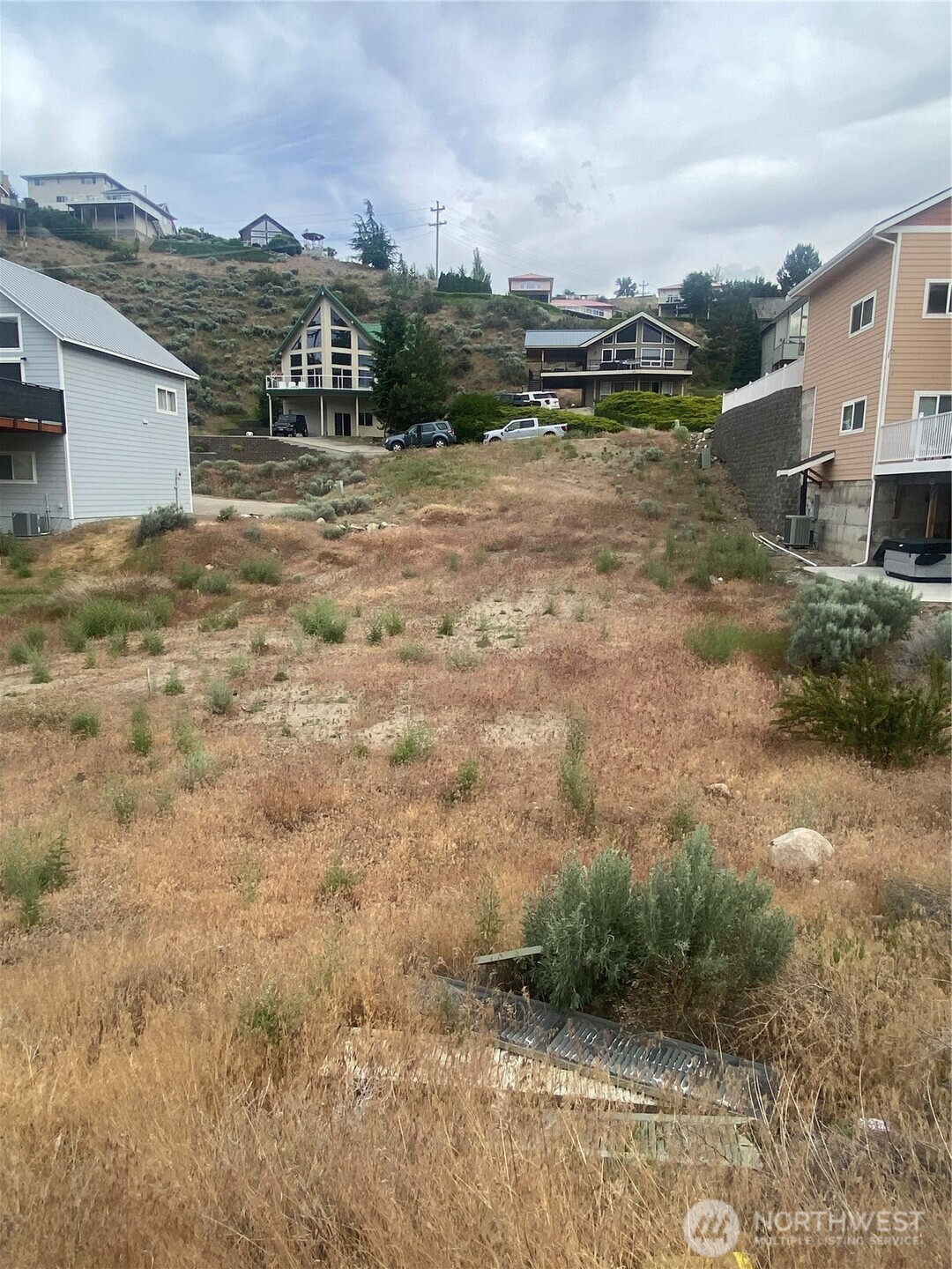 275 W Beach Drive, Orondo, WA 98843