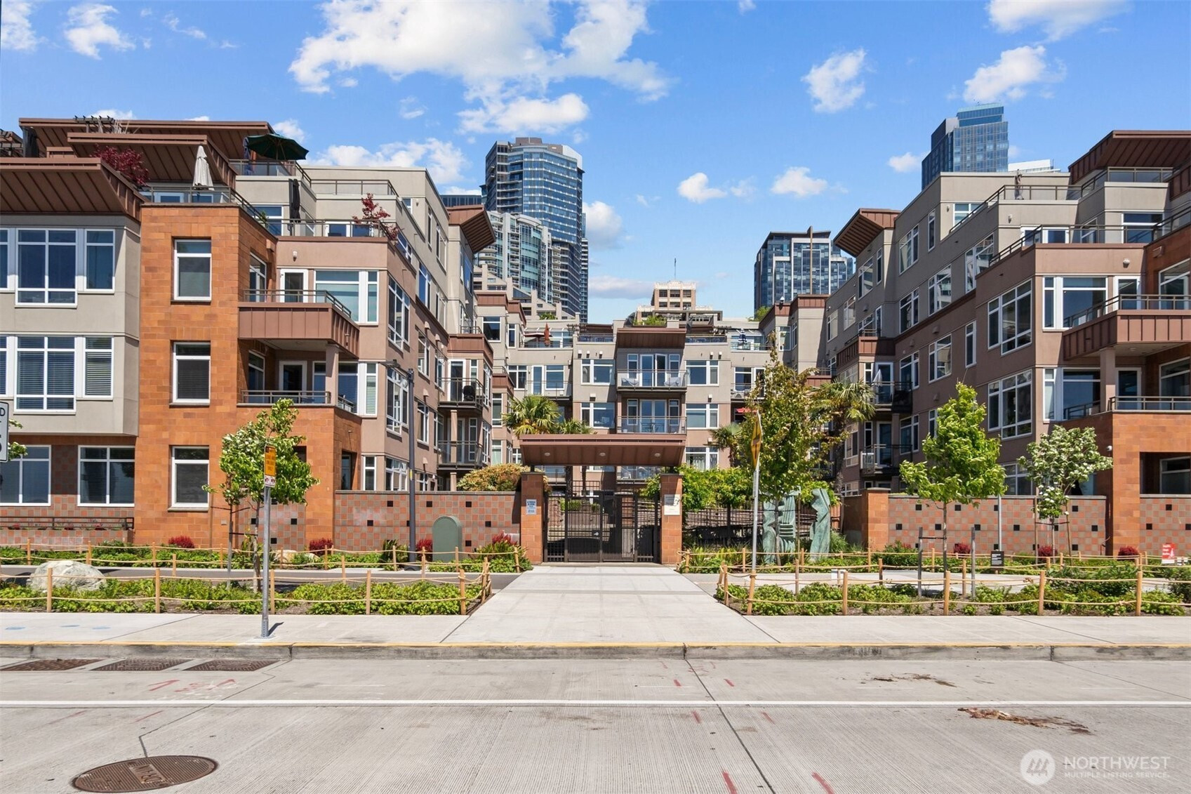 2000 Alaskan Way, Seattle, WA 98121