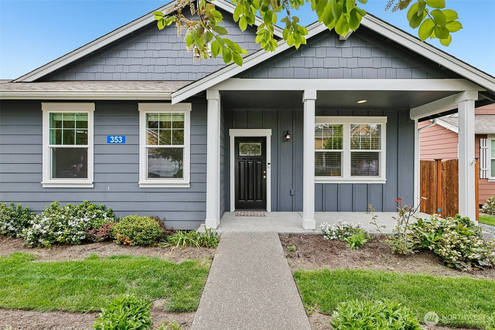 353 S 48th Place, Mount Vernon, WA 98274