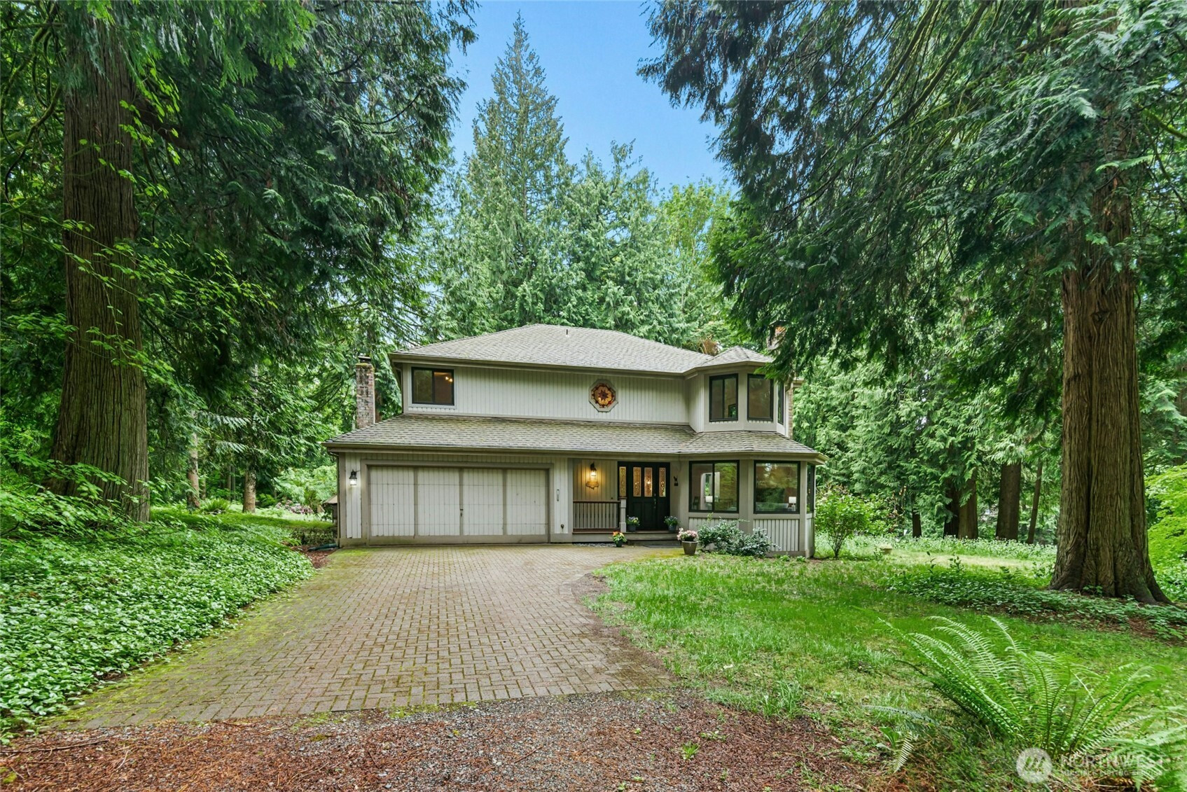 24705 SE Mirrormont Way, Issaquah, WA 98027