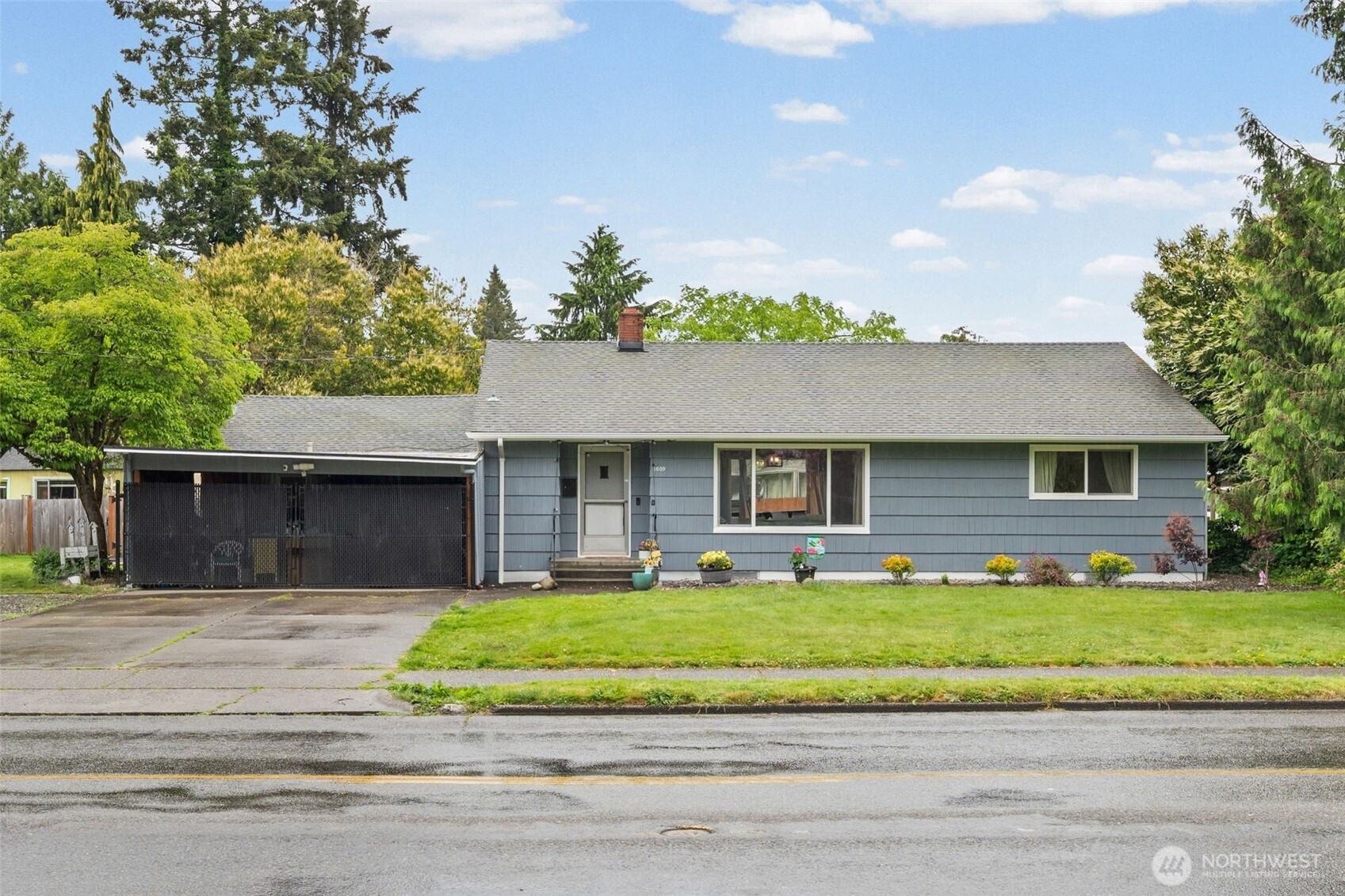 1609 W Pioneer Avenue, Puyallup, WA 98371