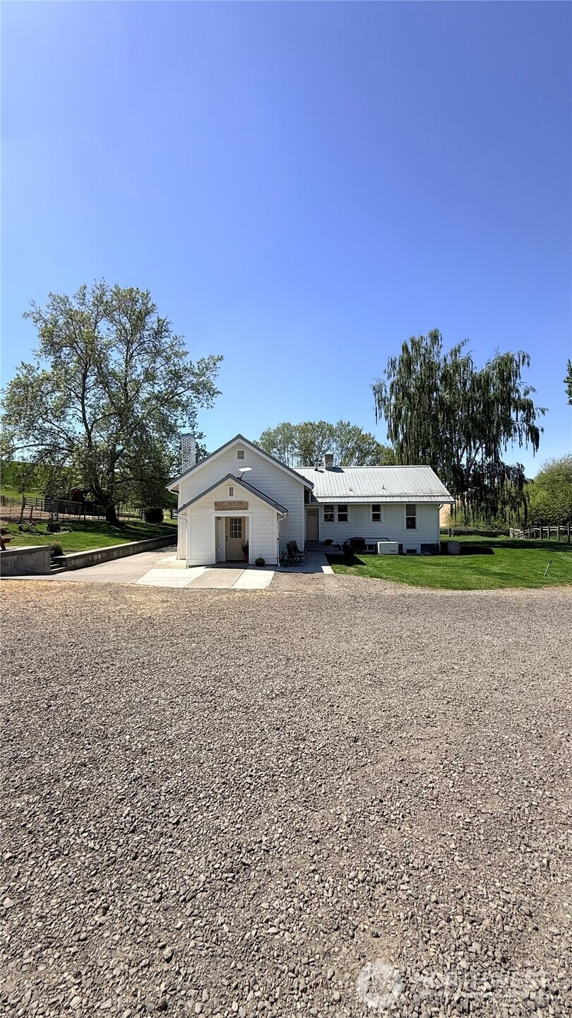12944 Lower Waitsburg Road, Waitsburg, WA 99361