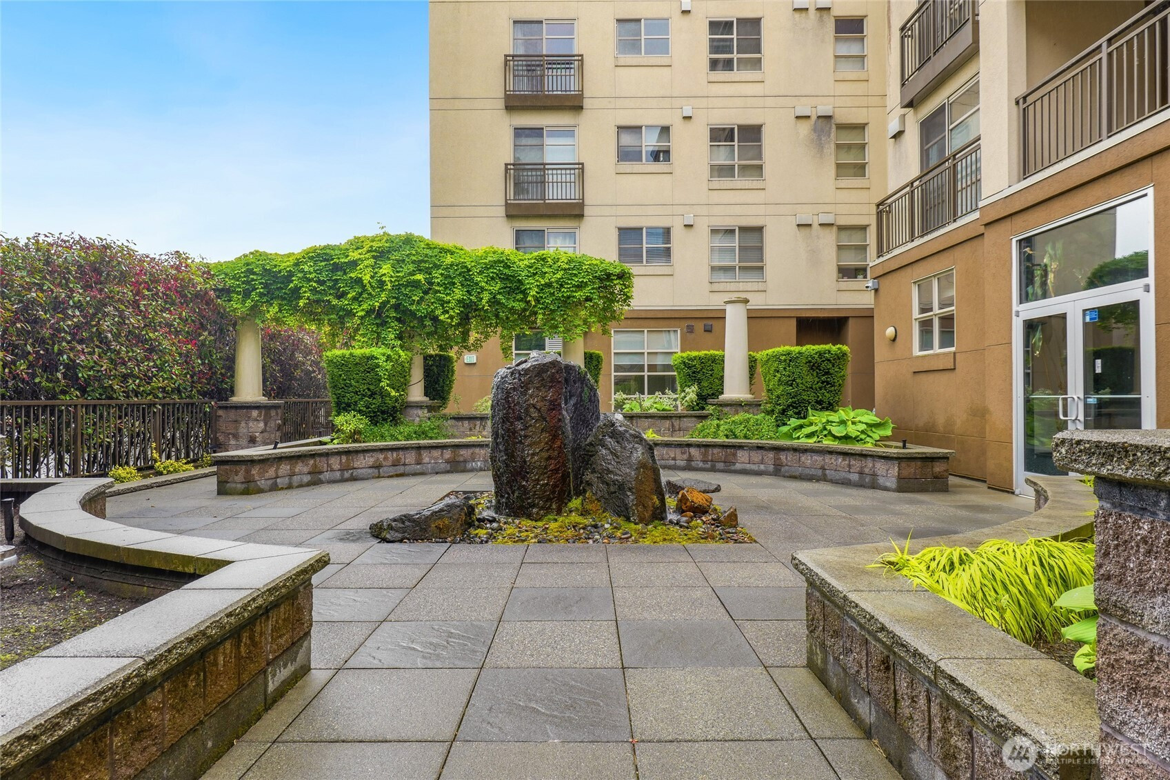 118 107th Avenue NE, Bellevue, WA 98004