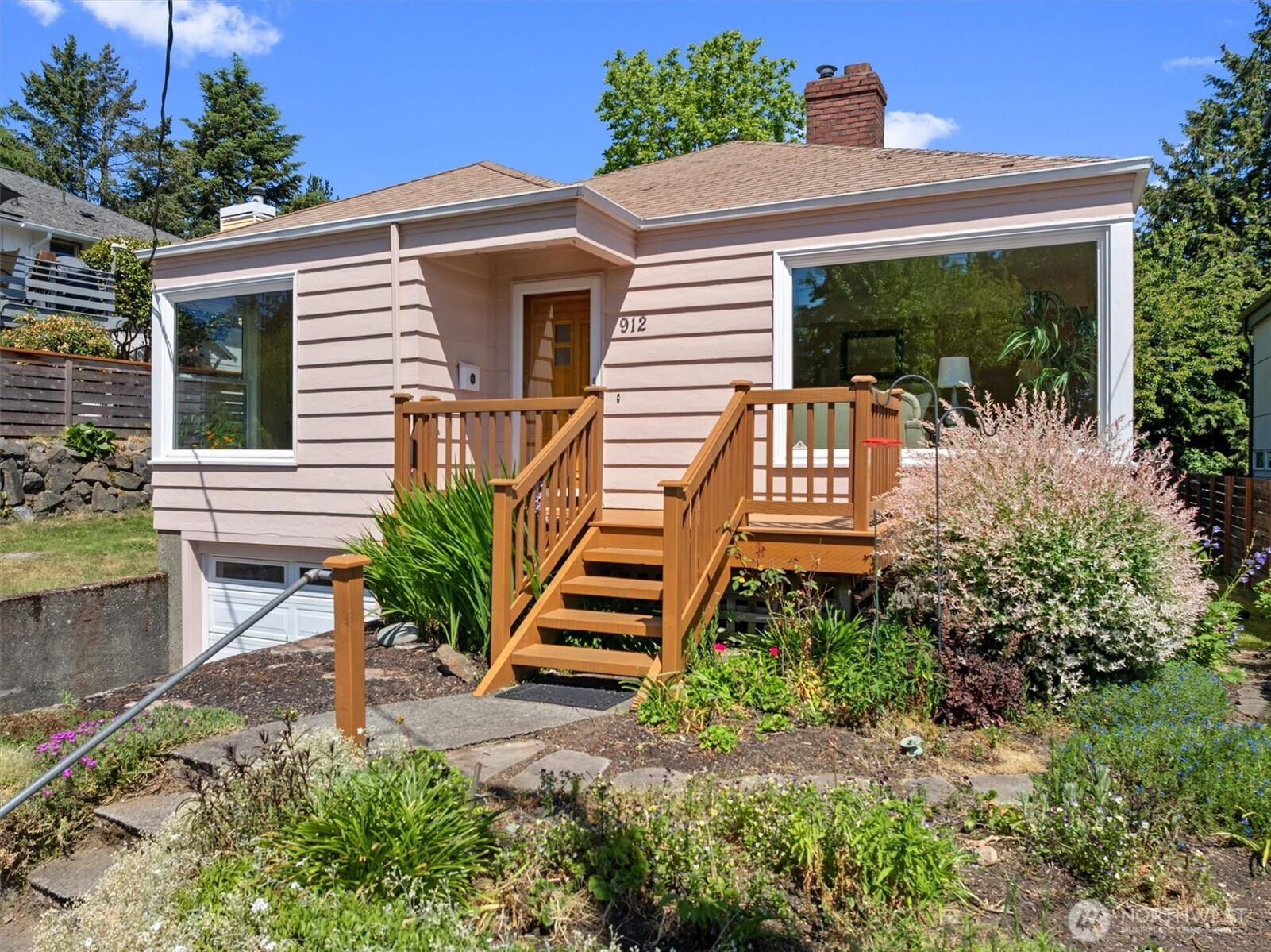 912 N 90th Street, Seattle, WA 98103