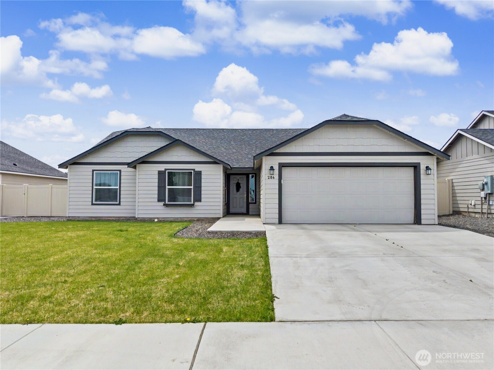 204 Royal Palm Drive, Moses Lake, WA 98837