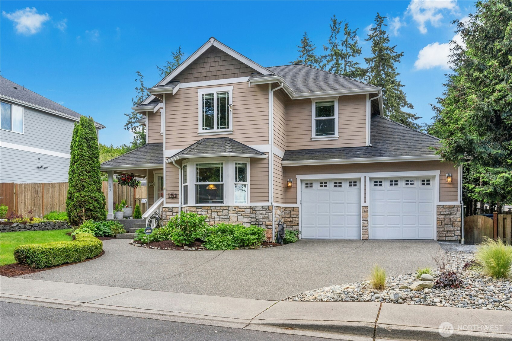 803 S 232nd Street, Des Moines, WA 98198