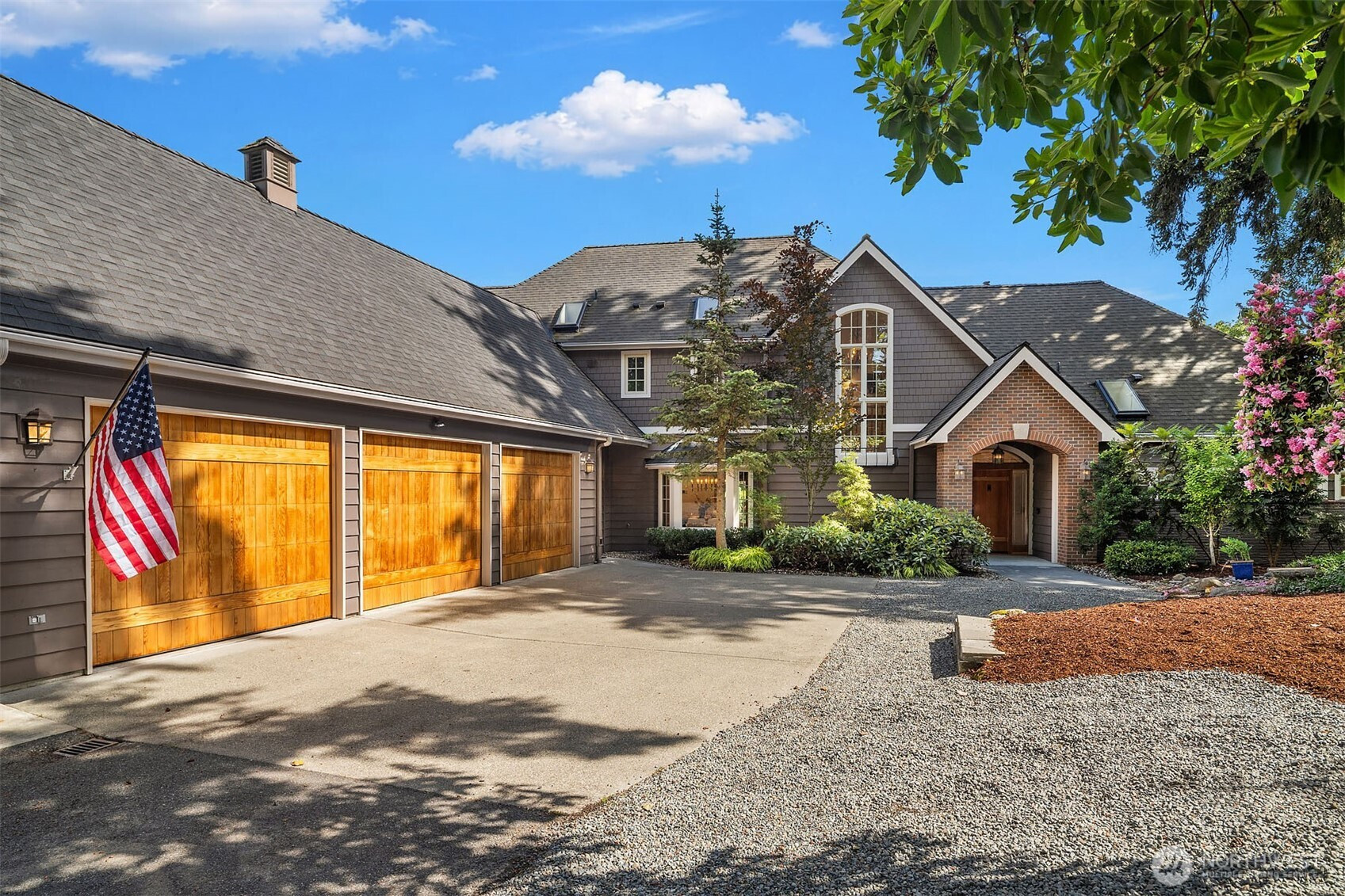 3035 NE 195th Street, Lake Forest Park, WA 98155