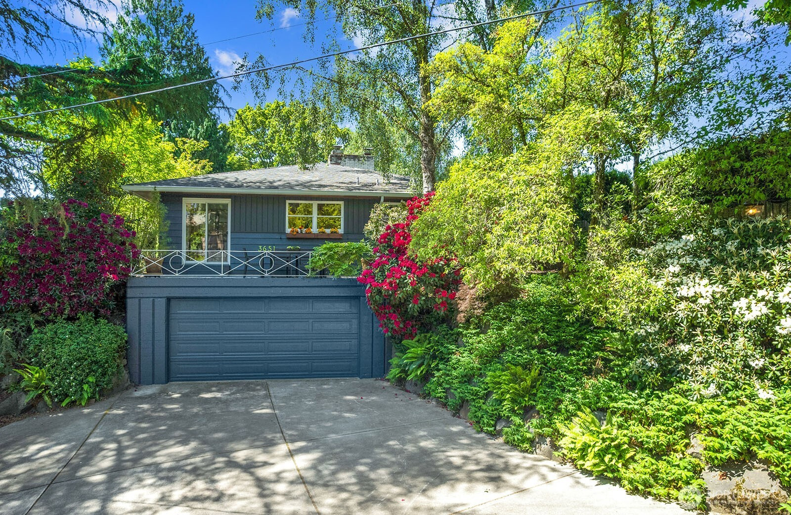 3651 Perkins Lane W, Seattle, WA 98199