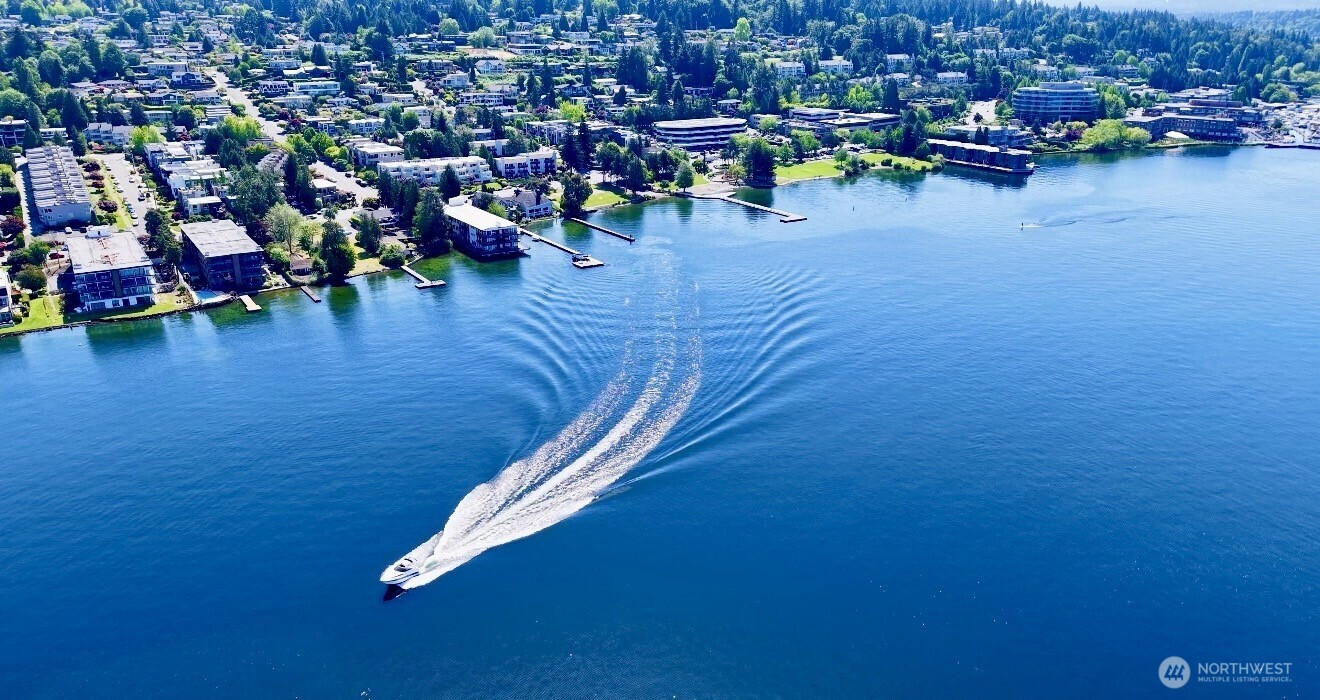 6333 Lake Washington Boulevard NE, Kirkland, WA 98033