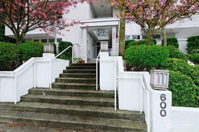 600 Bellevue Way SE, Bellevue, WA 98004