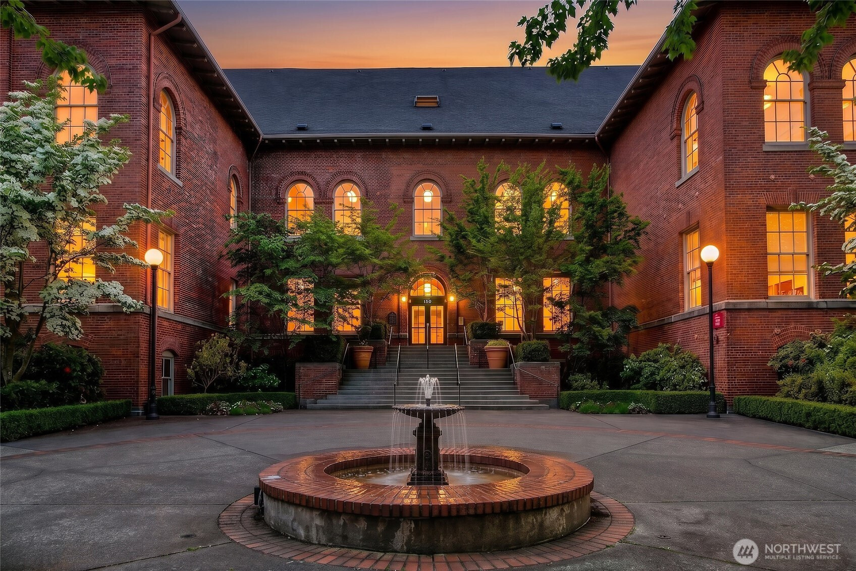 1401 5th Avenue W, Seattle, WA 98119