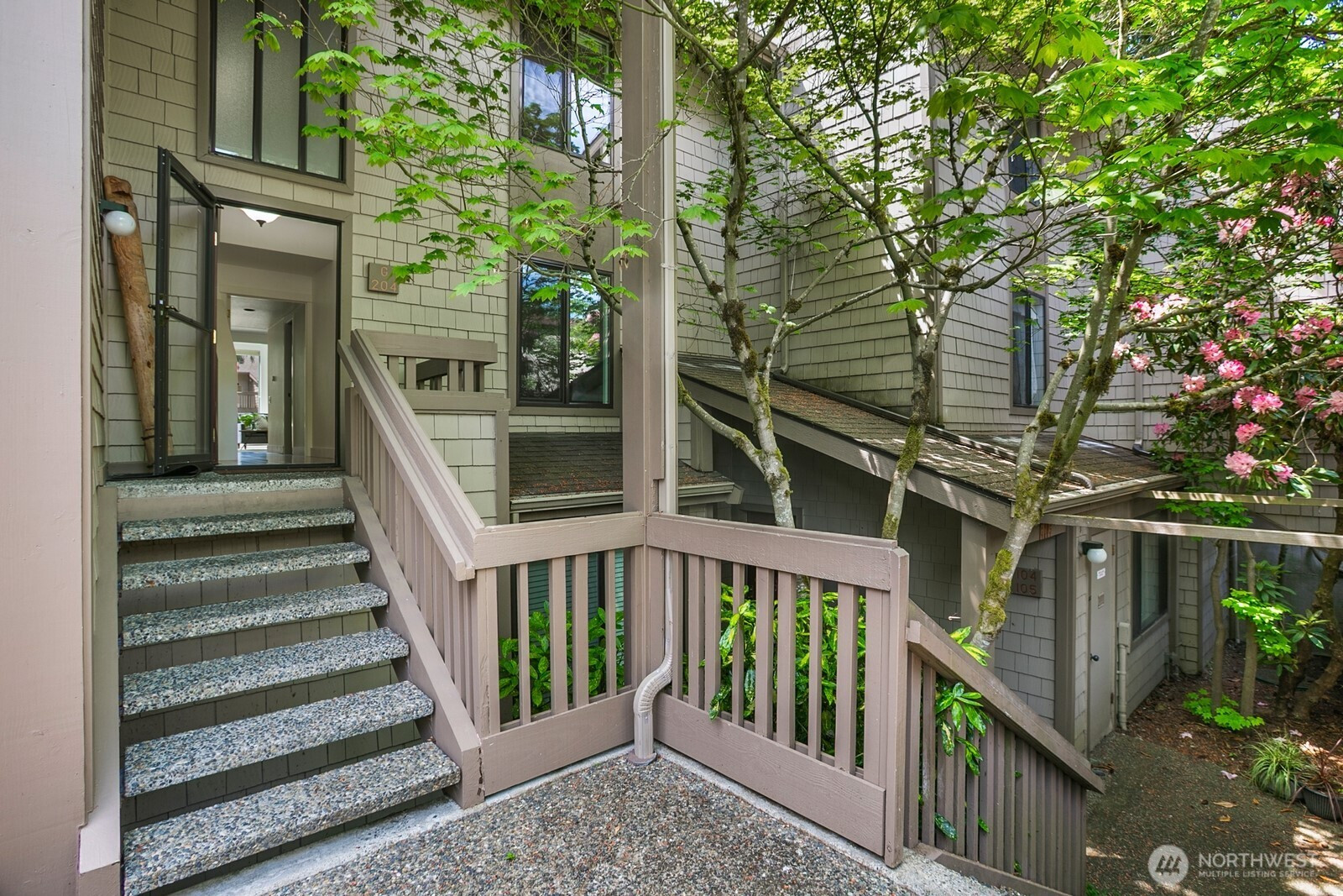13730 15th Avenue NE, Seattle, WA 98125