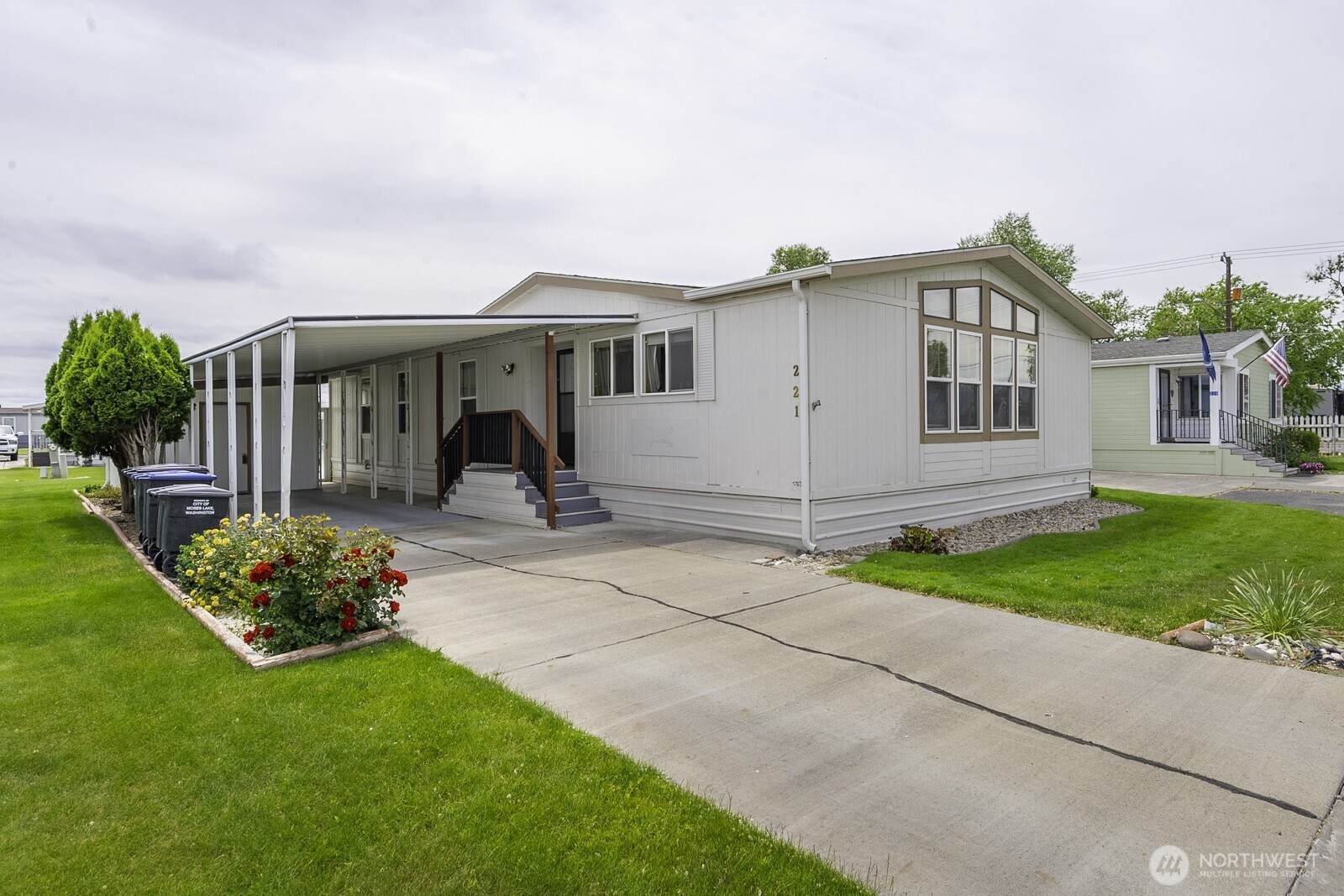 2240 W Broadway Avenue, Moses Lake, WA 98837
