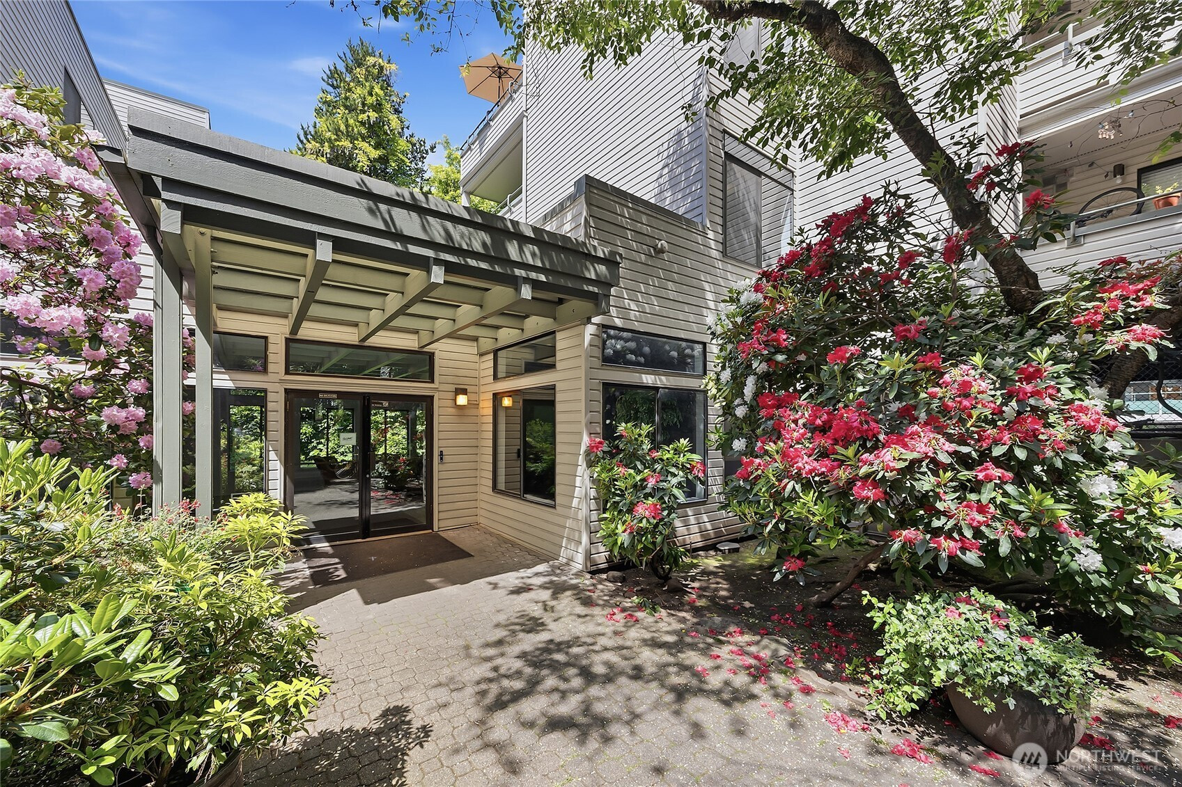 211 Summit Avenue E, Seattle, WA 98102